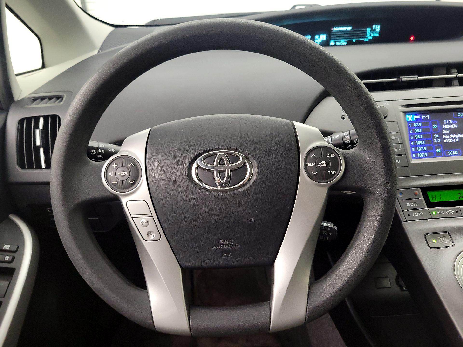 Thumbnail: 2015 Toyota Prius - 10