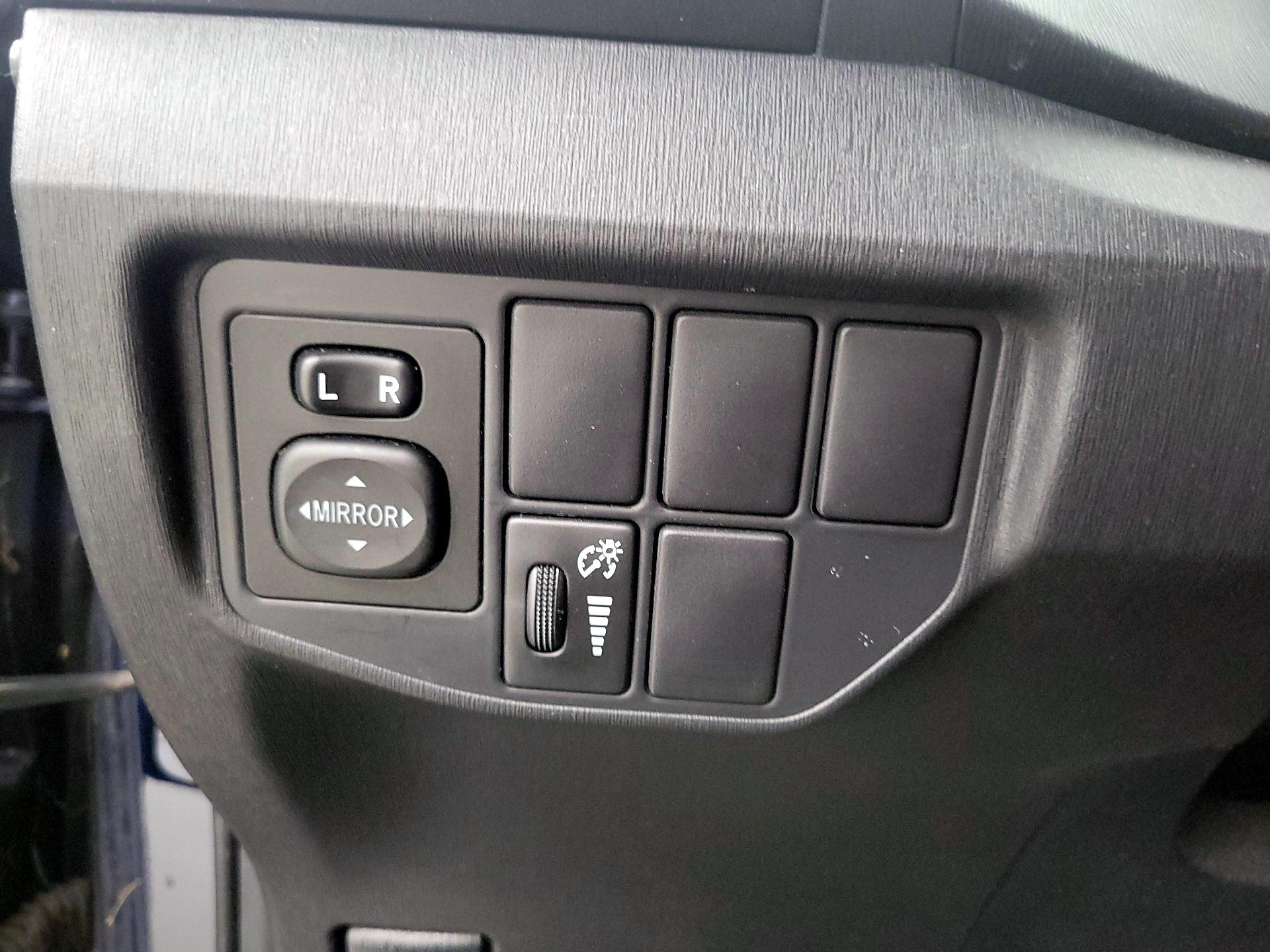 Thumbnail: 2015 Toyota Prius - 13