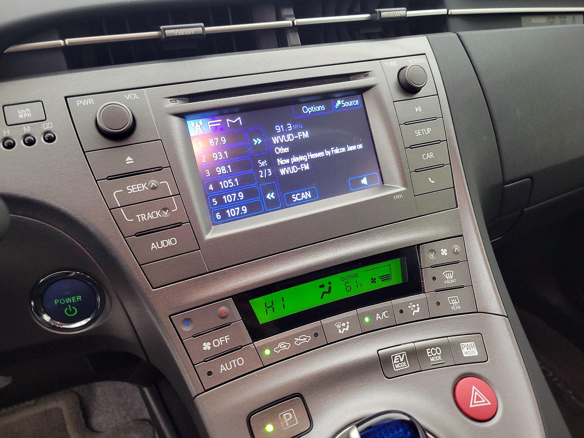 Thumbnail: 2015 Toyota Prius - 15