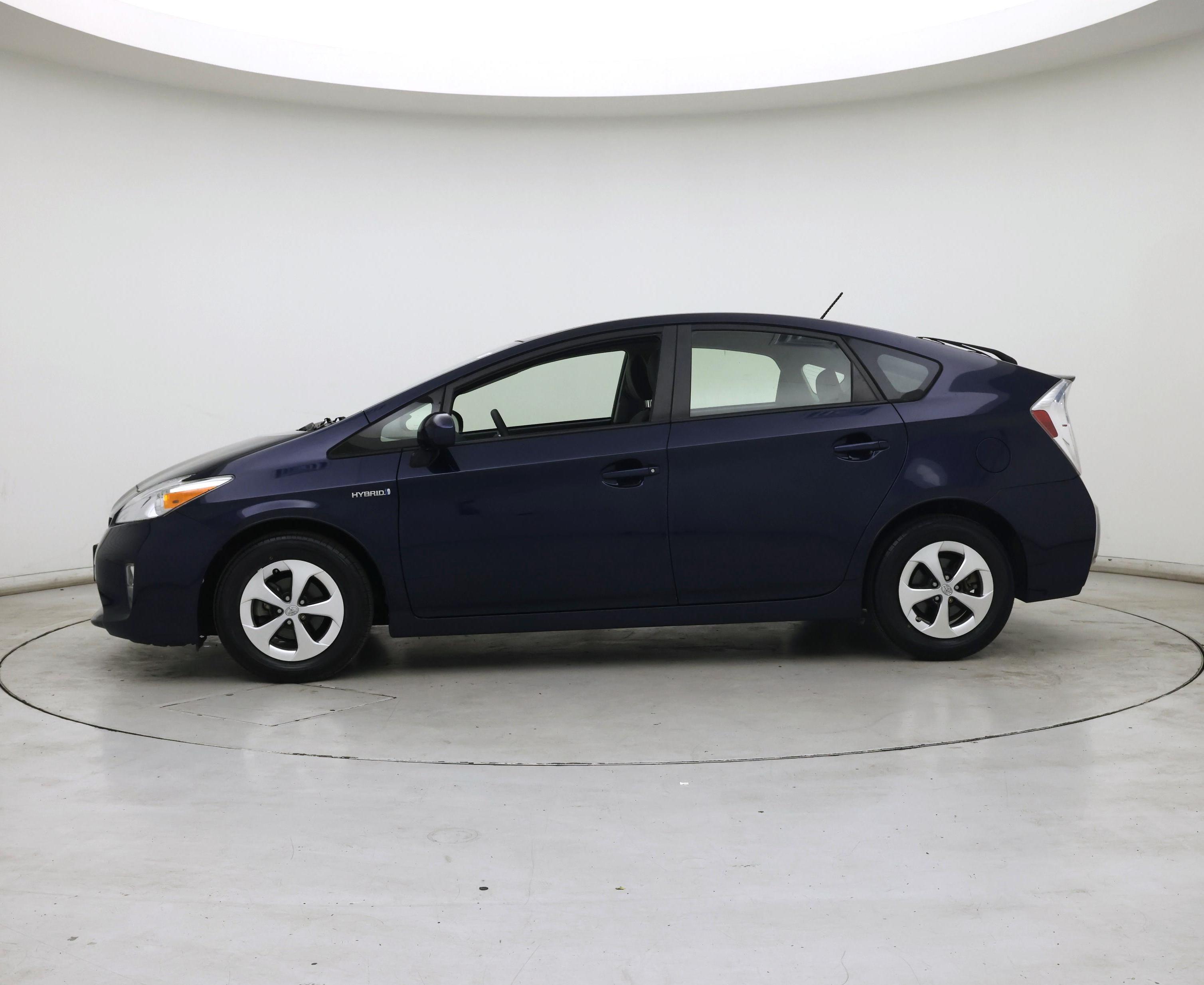 Thumbnail: 2015 Toyota Prius - 3