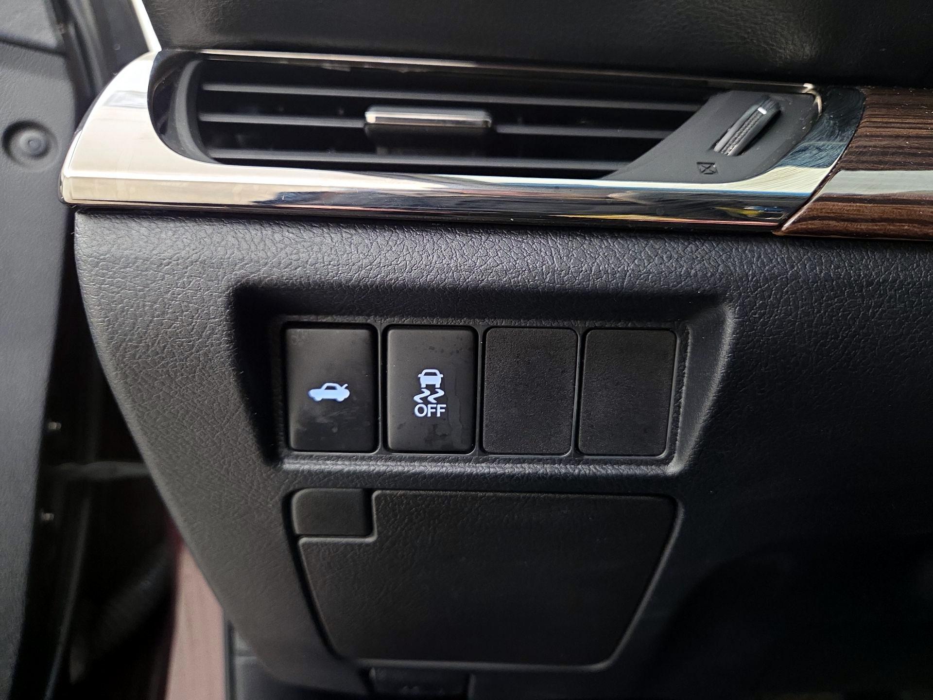 Thumbnail: 2014 Toyota Avalon - 13