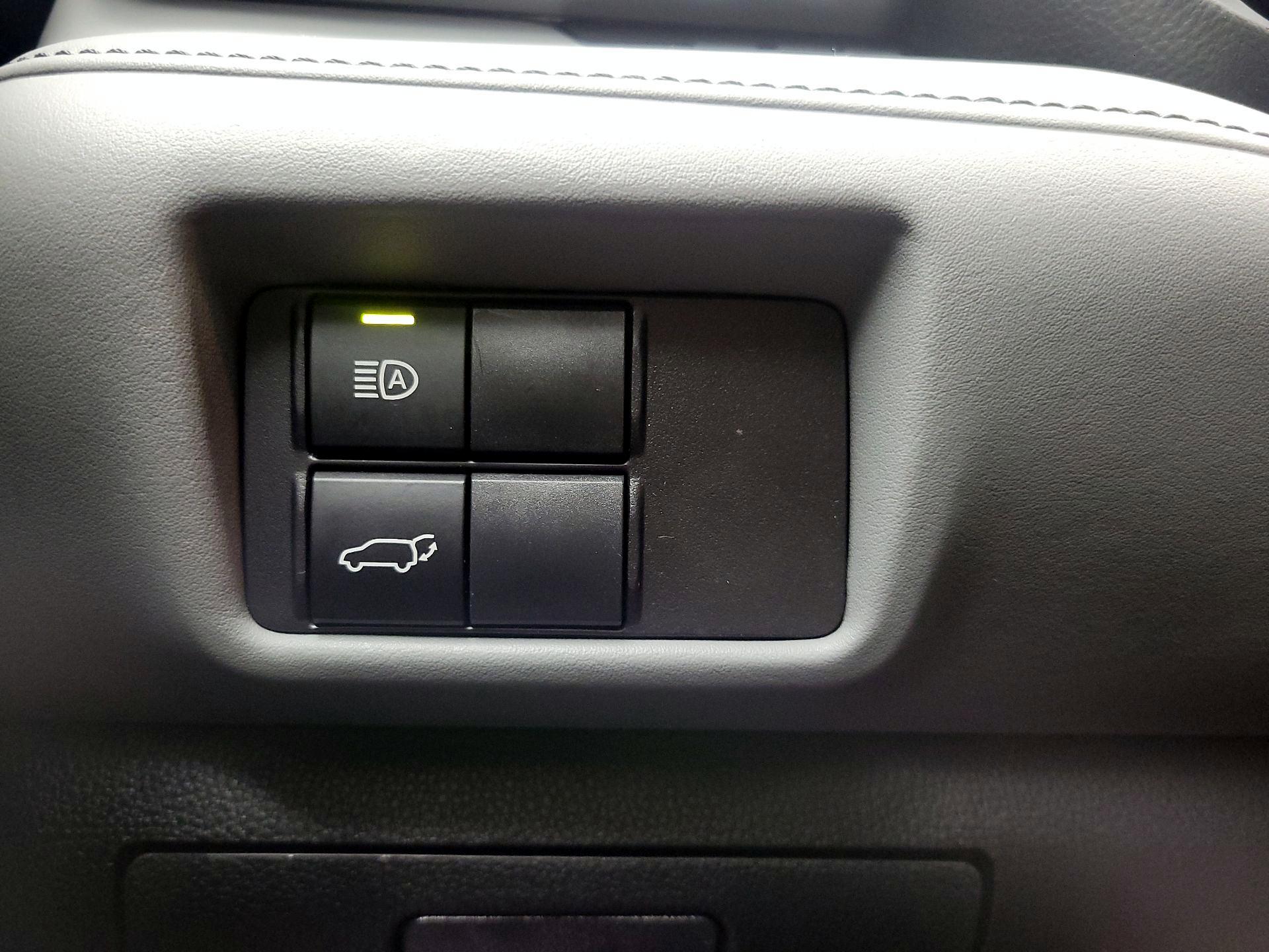 Thumbnail: 2022 Toyota Highlander - 13