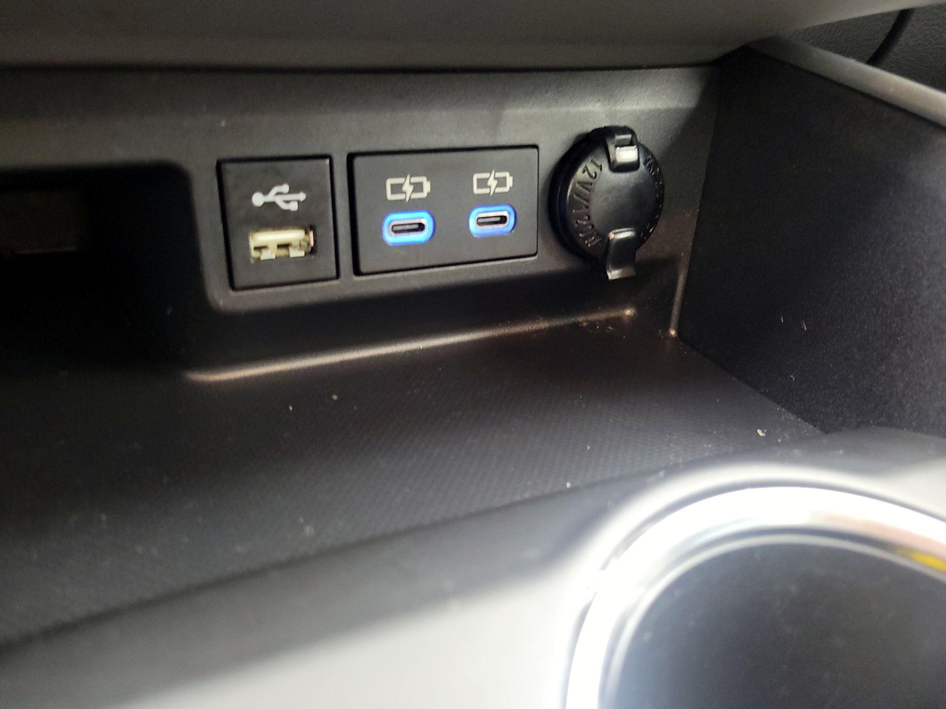 Thumbnail: 2022 Toyota Highlander - 18