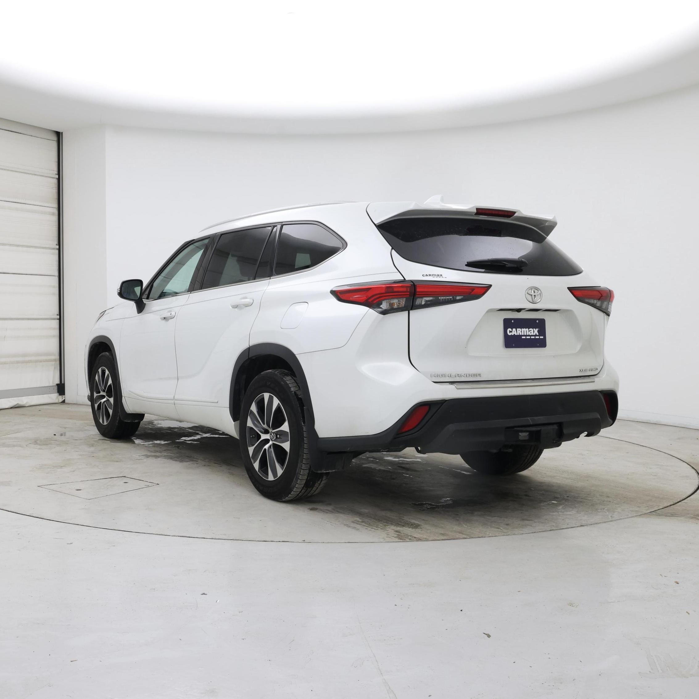 Thumbnail: 2022 Toyota Highlander - 2