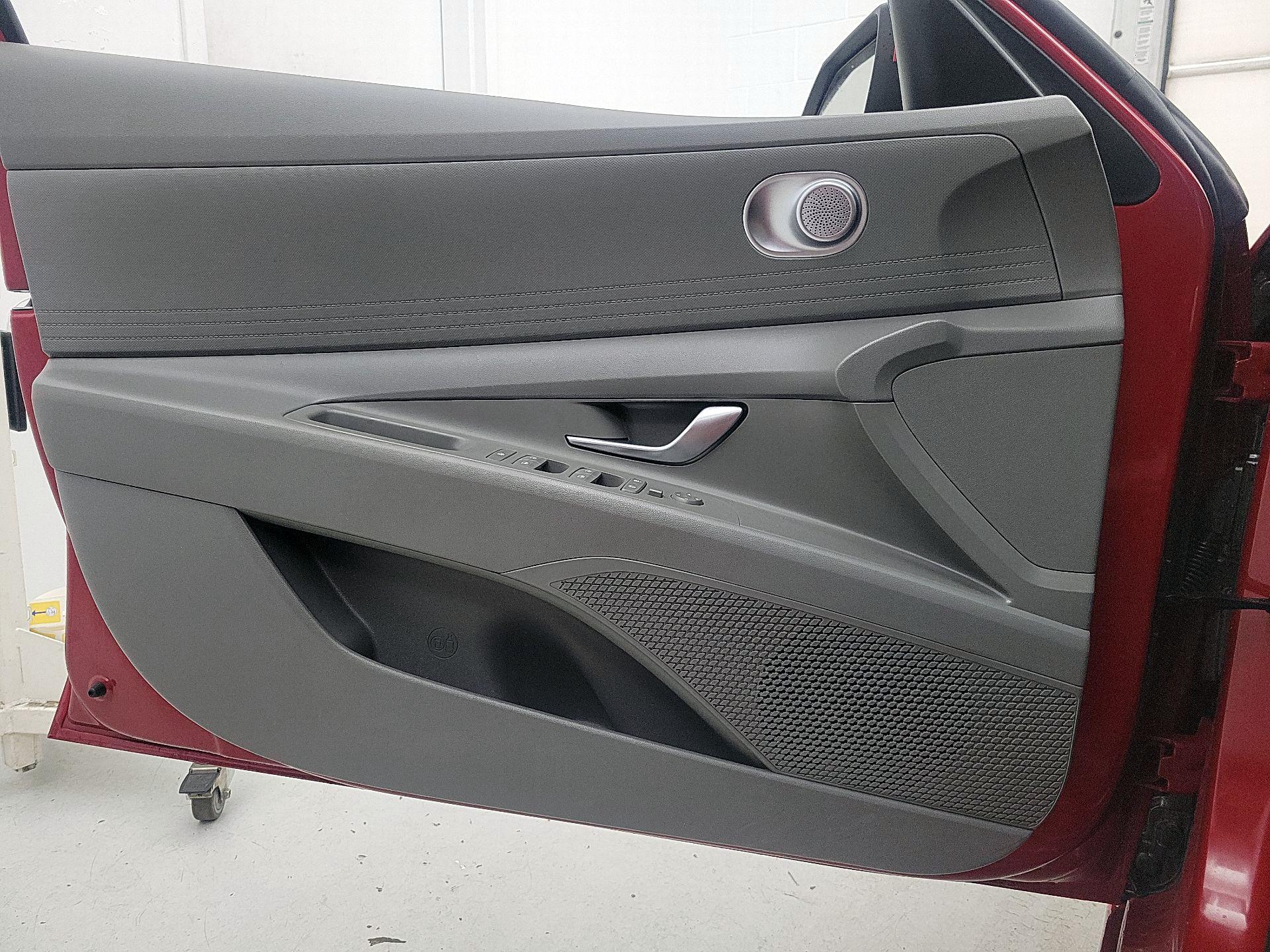 Thumbnail: 2023 Hyundai Elantra - 12