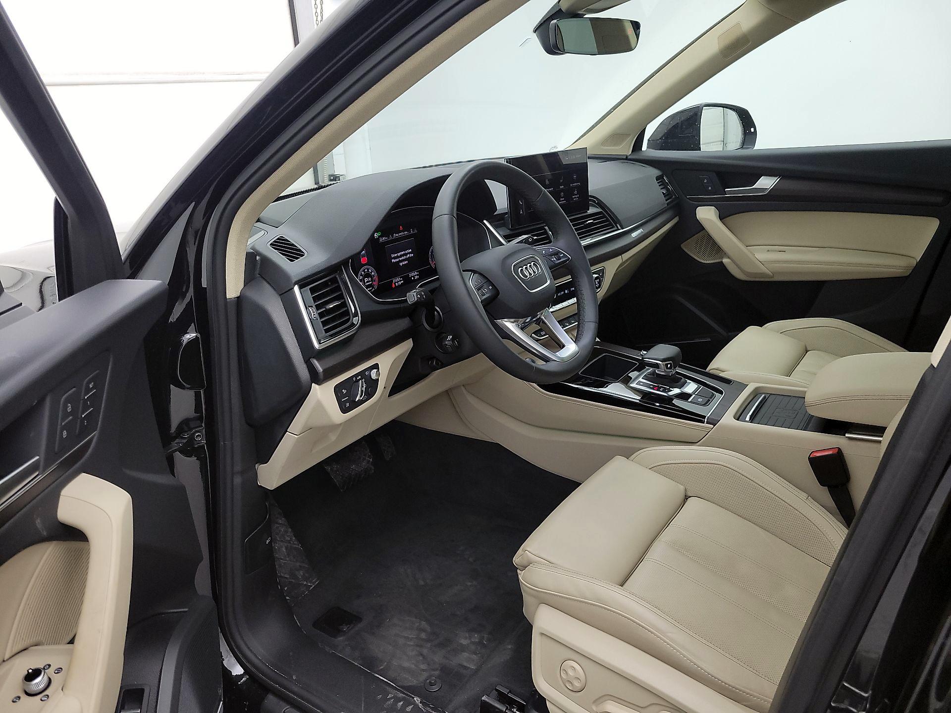 Thumbnail: 2023 Audi Q5 - 11