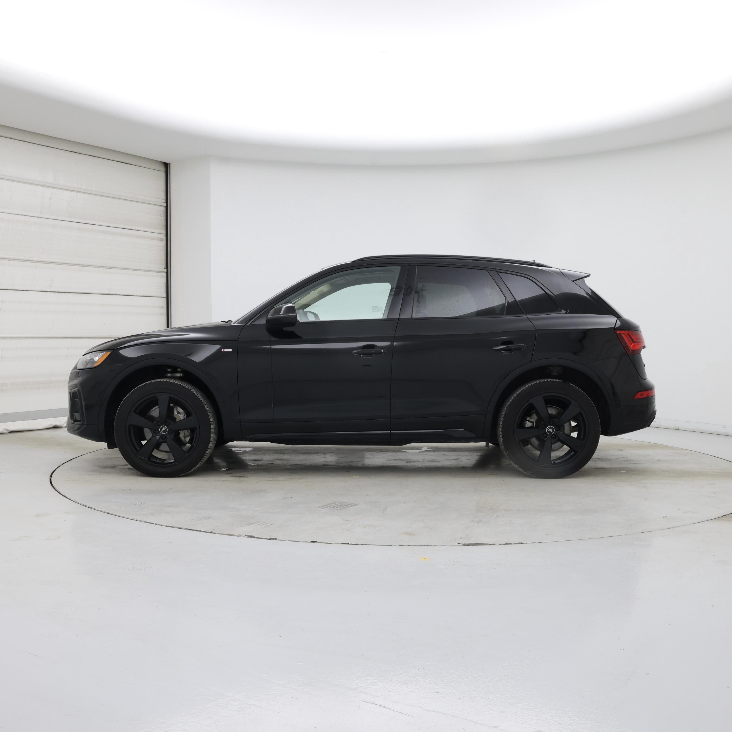 Thumbnail: 2023 Audi Q5 - 3