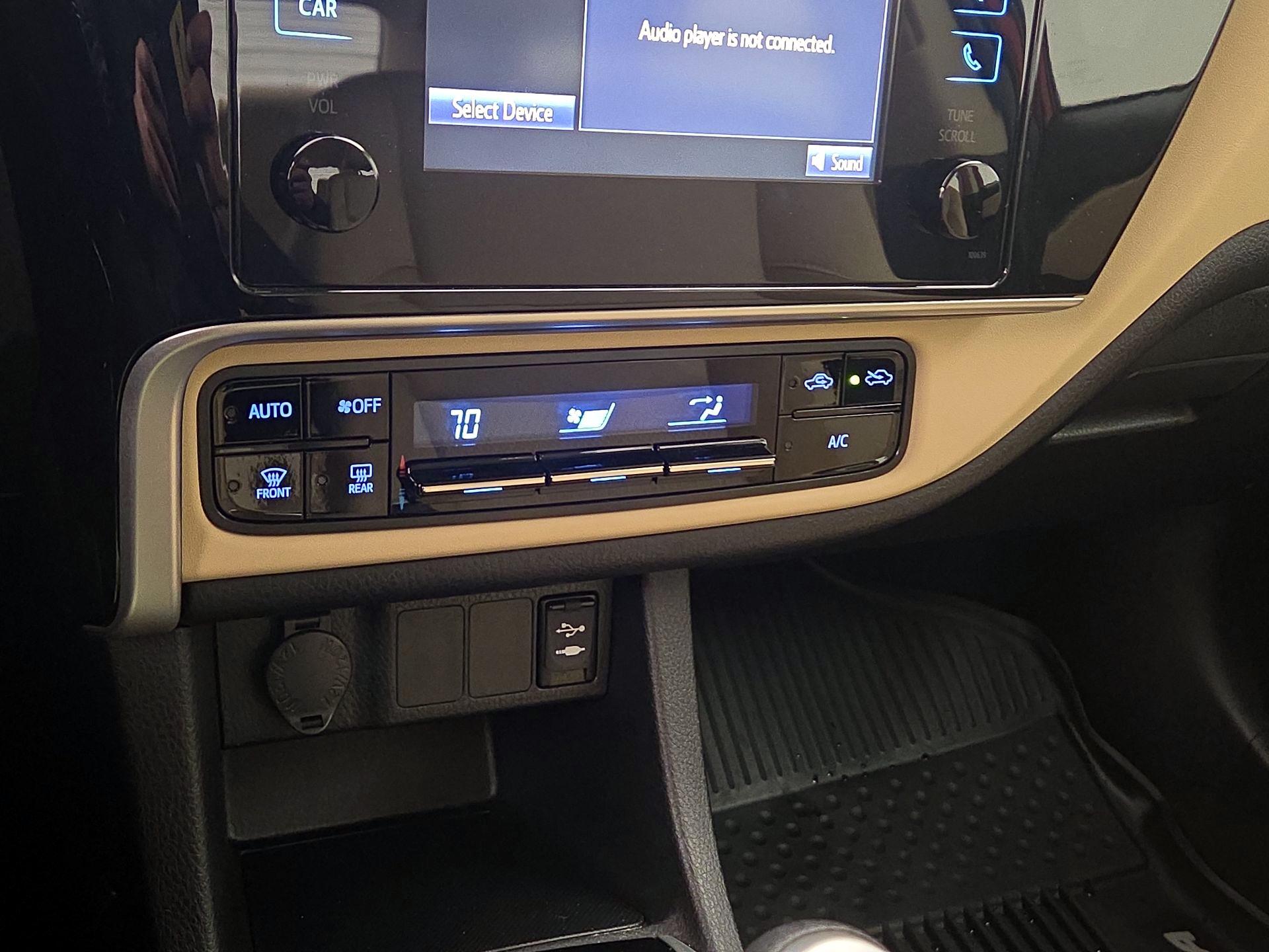 Thumbnail: 2019 Toyota Corolla - 16