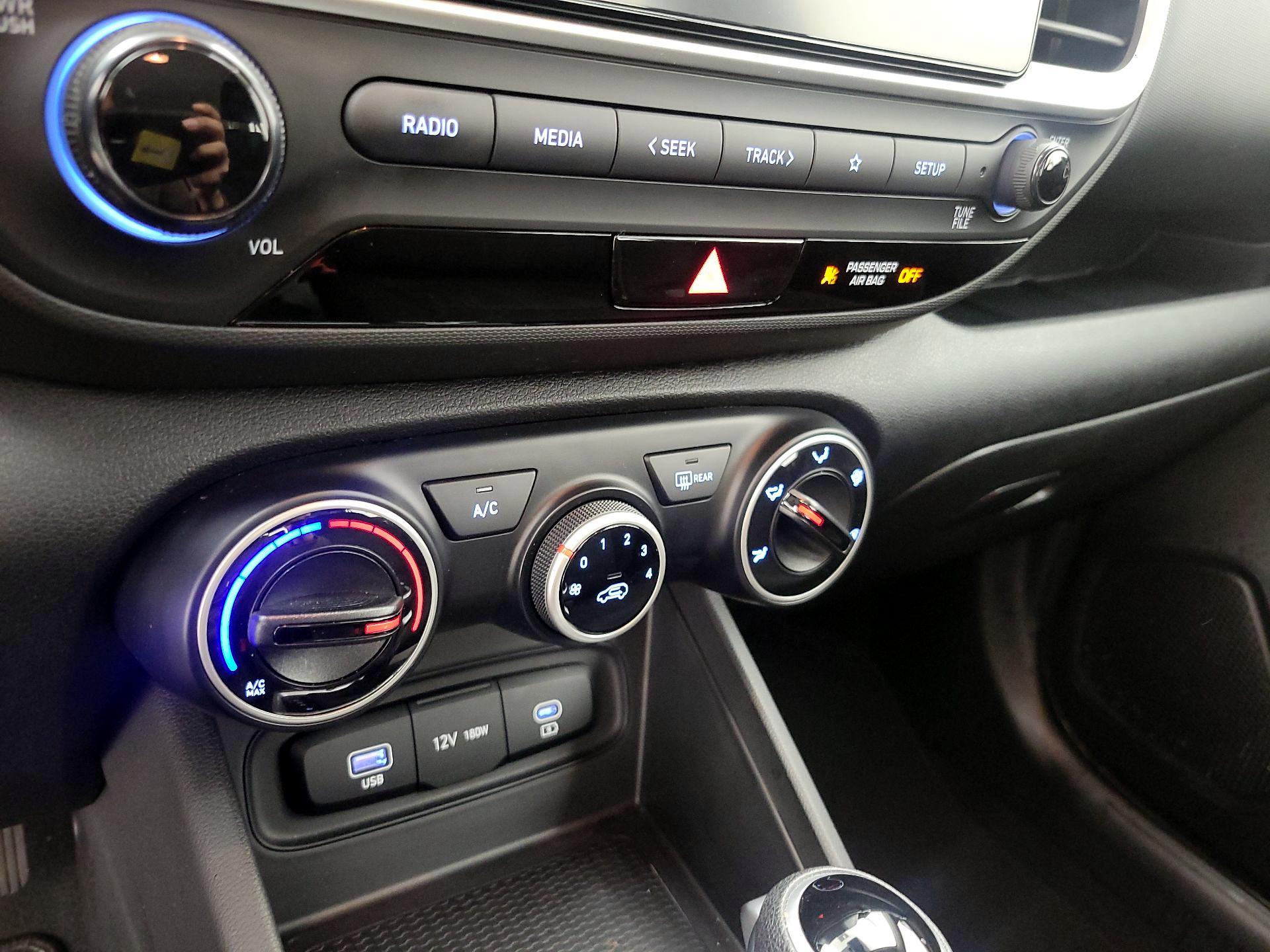 Thumbnail: 2023 Hyundai Venue - 16