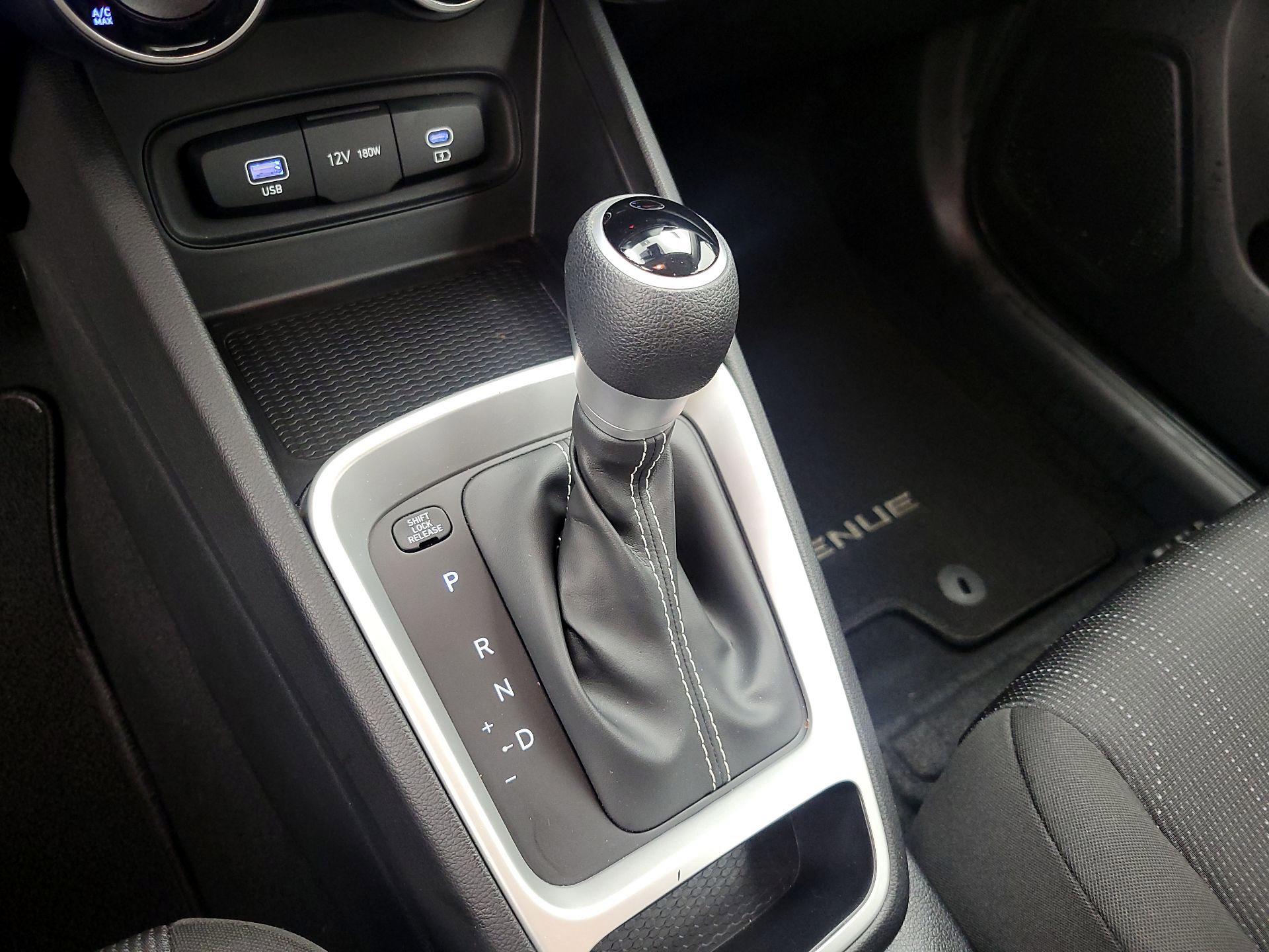 Thumbnail: 2023 Hyundai Venue - 17