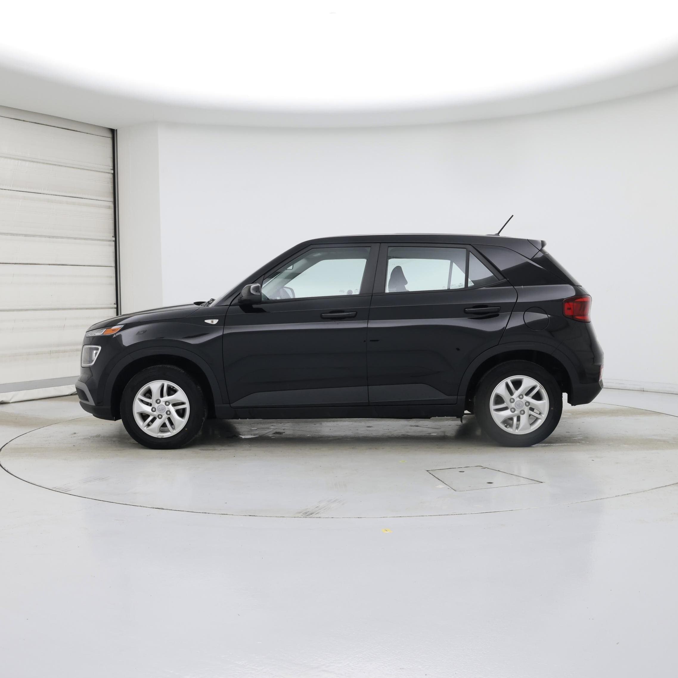 Thumbnail: 2023 Hyundai Venue - 3