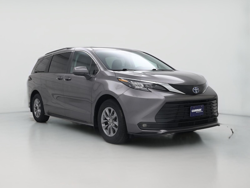 2024 Toyota Sienna LE