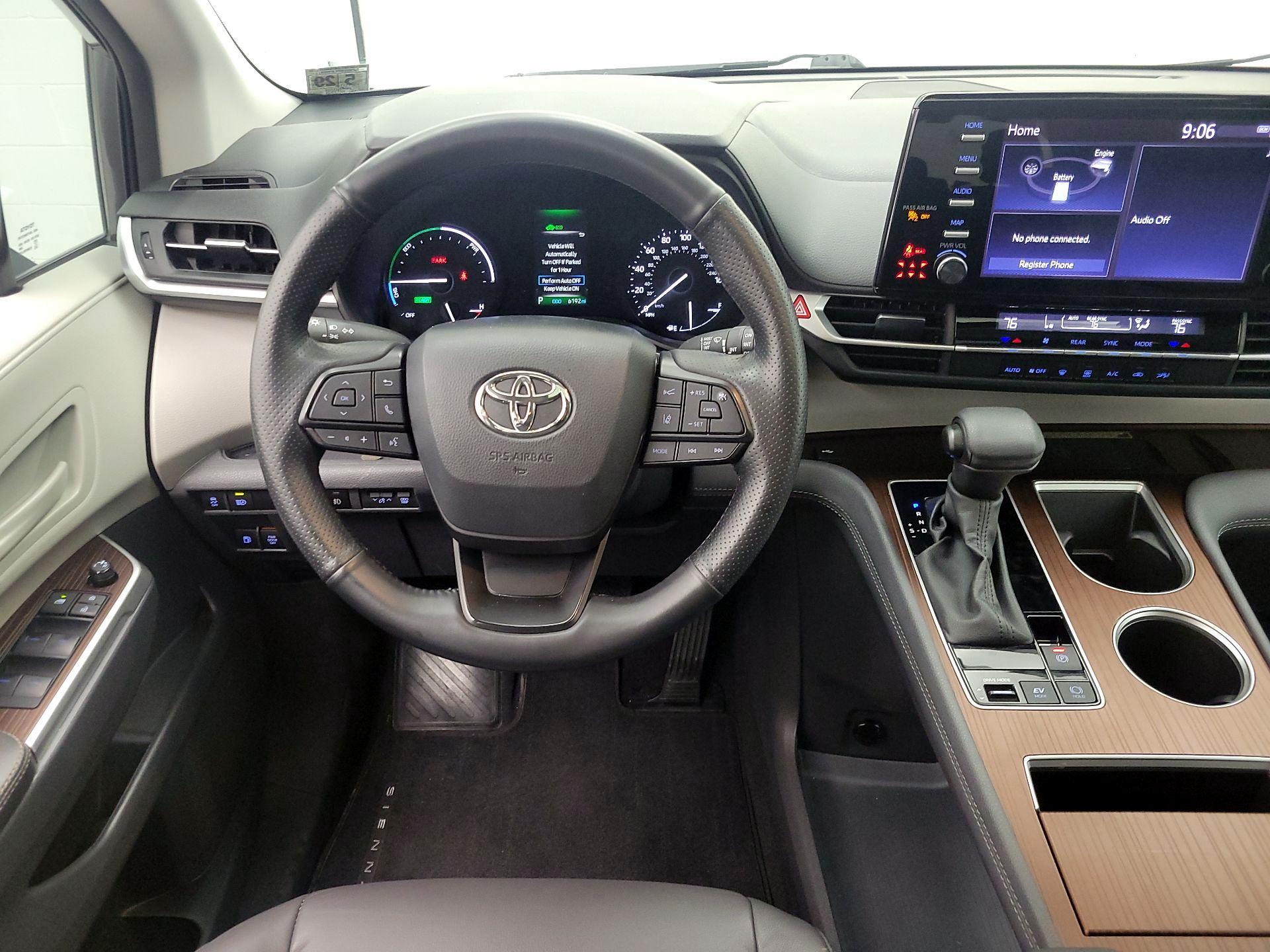 Thumbnail: 2024 Toyota Sienna - 10