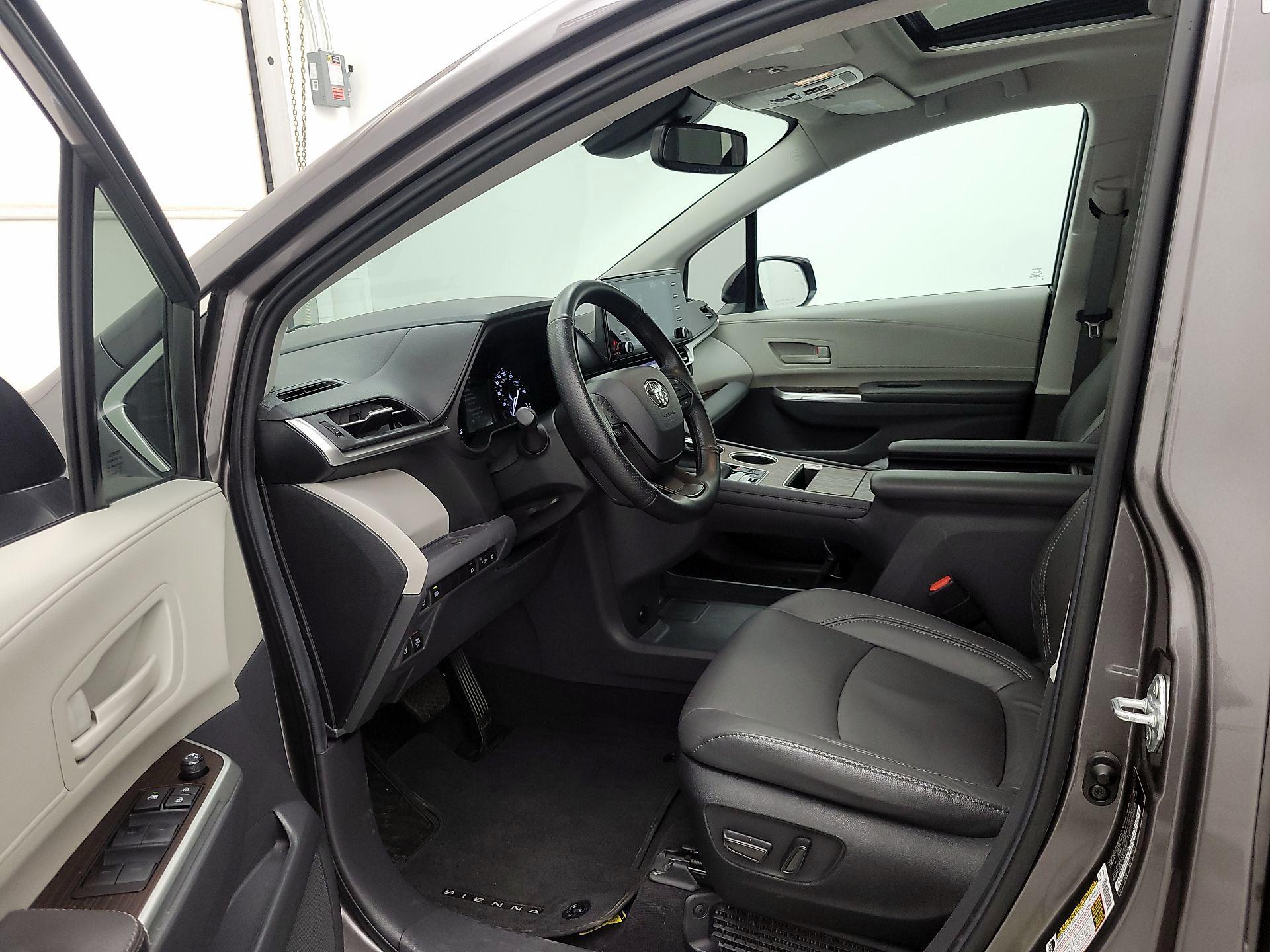 Thumbnail: 2024 Toyota Sienna - 11