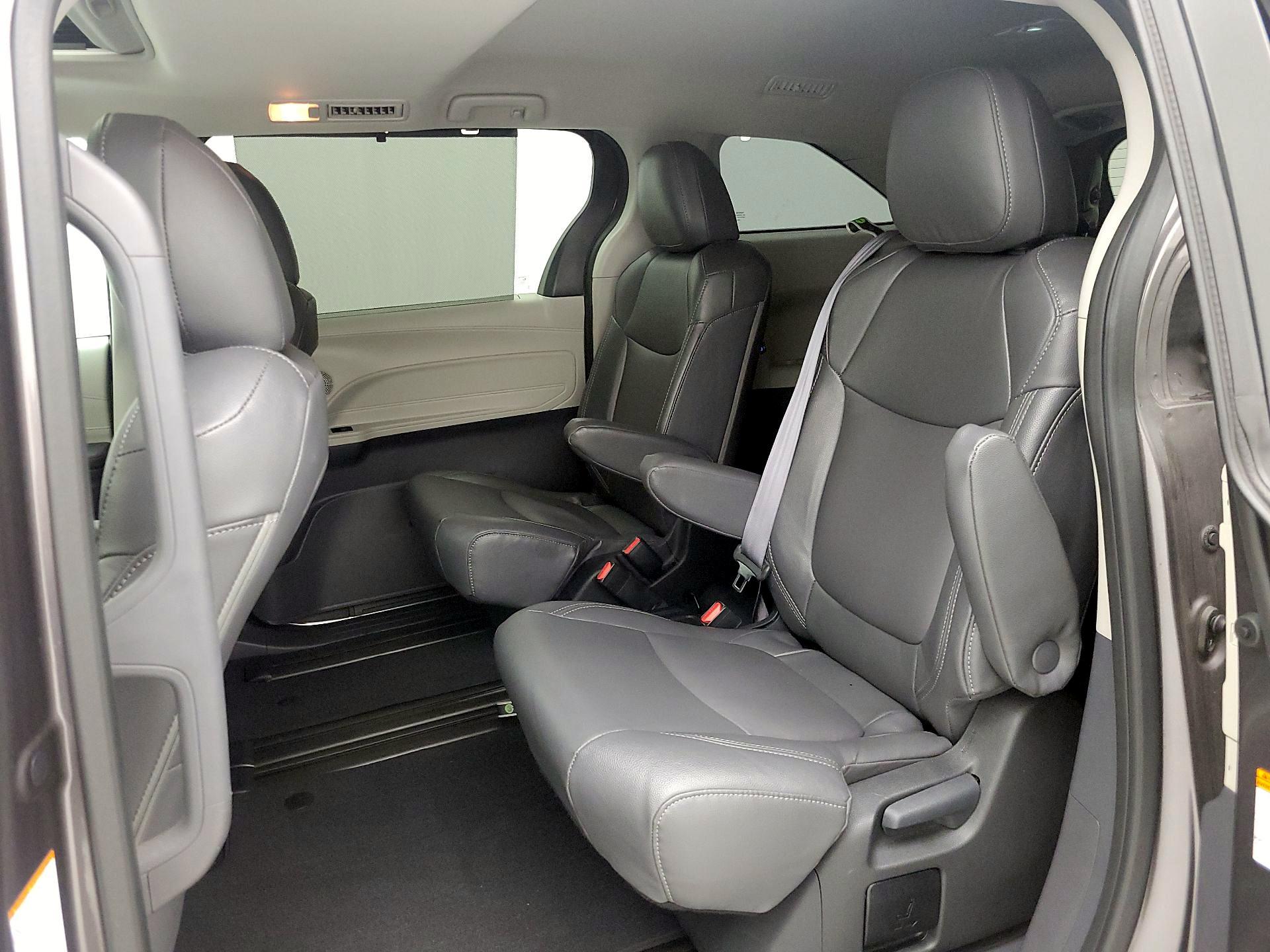 Thumbnail: 2024 Toyota Sienna - 19