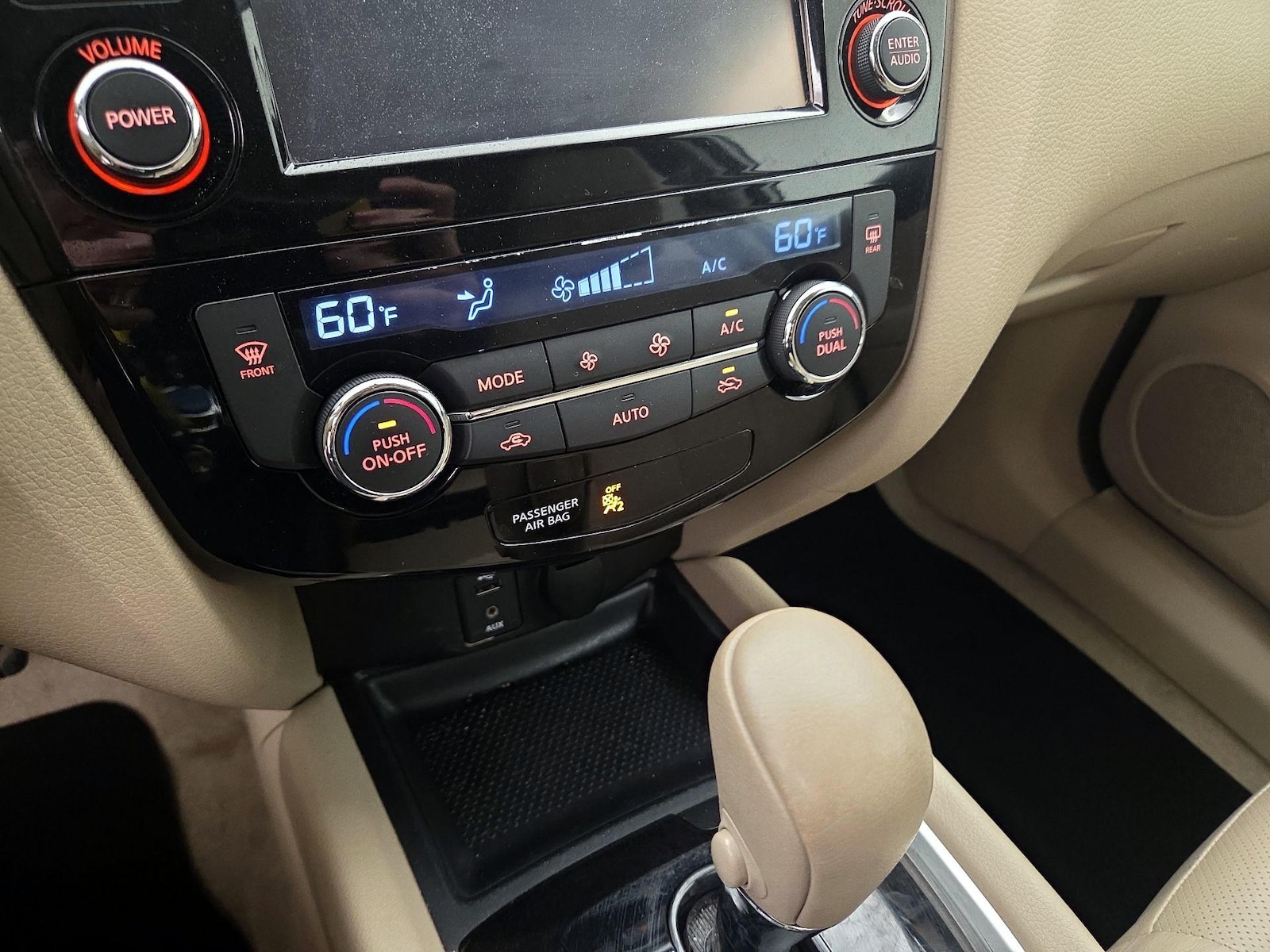 2015 Nissan Rogue SL - Photo 17