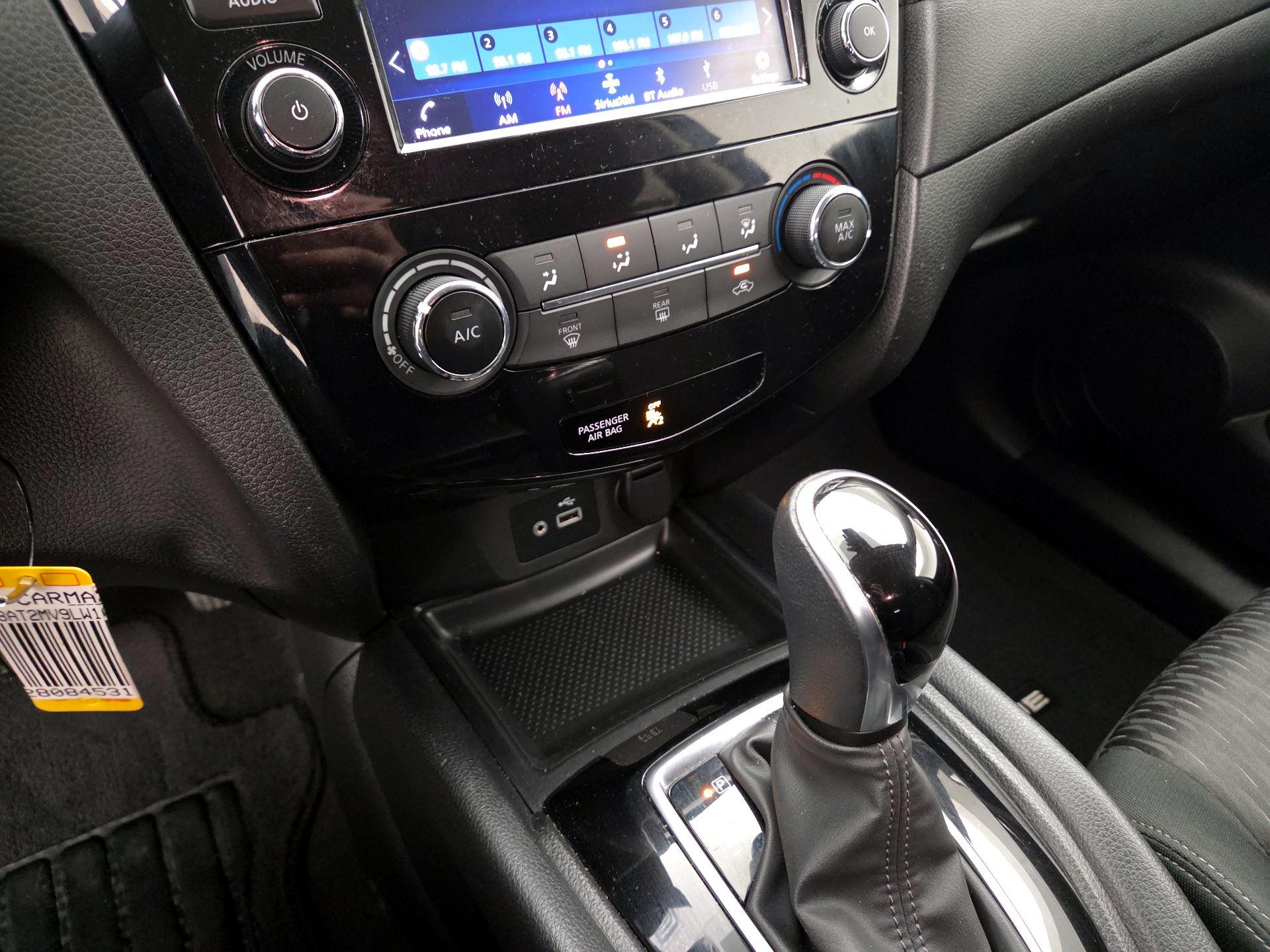 Thumbnail: 2020 Nissan Rogue - 16