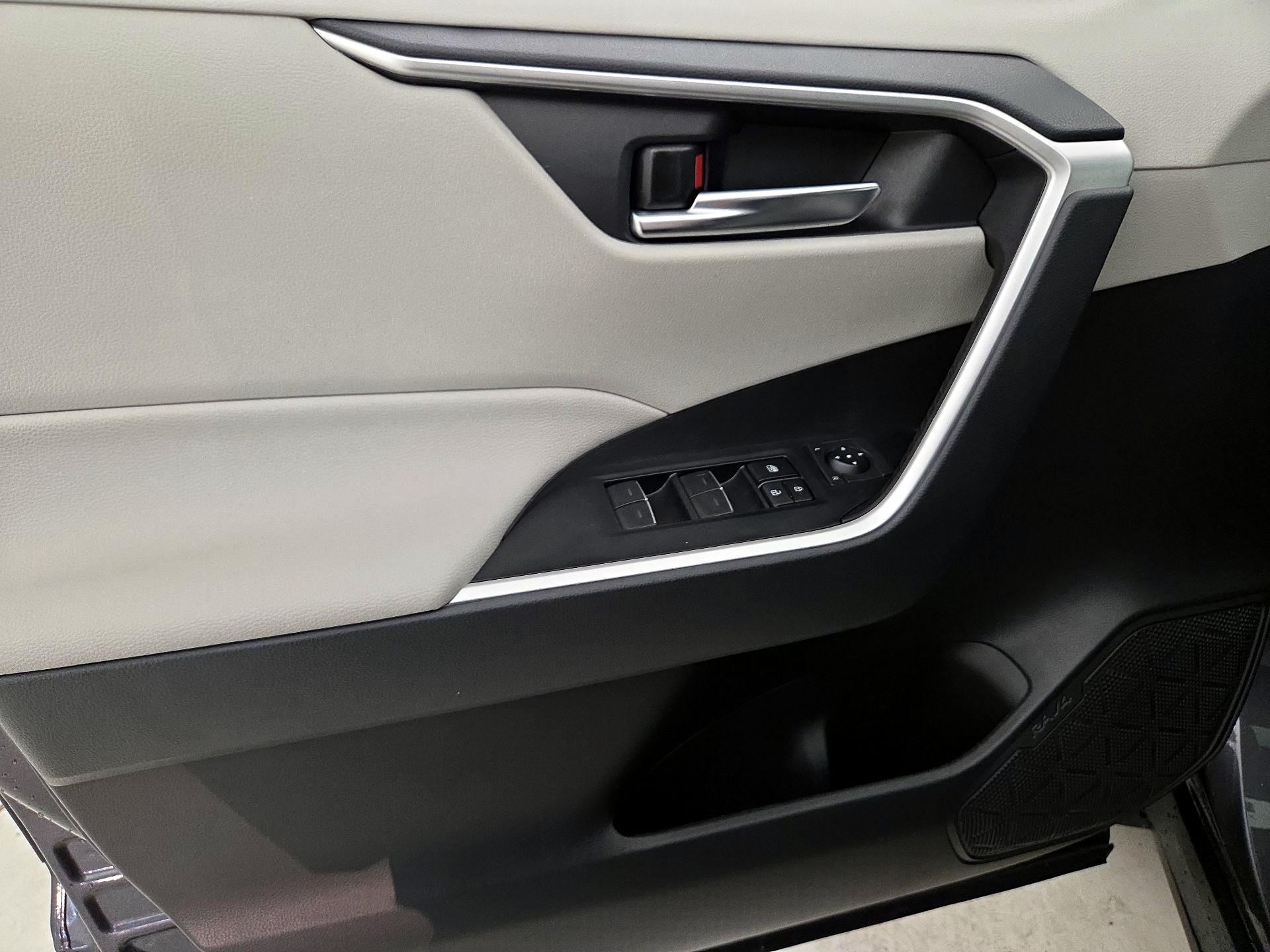 Thumbnail: 2024 Toyota RAV4 - 12