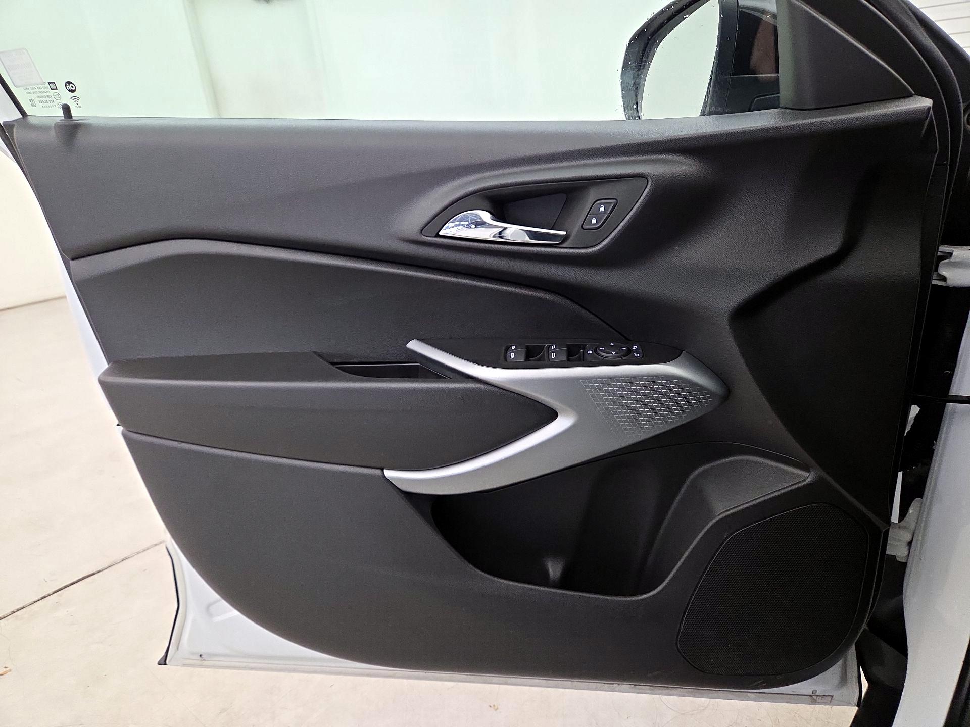 Thumbnail: 2024 Chevrolet Trax - 12