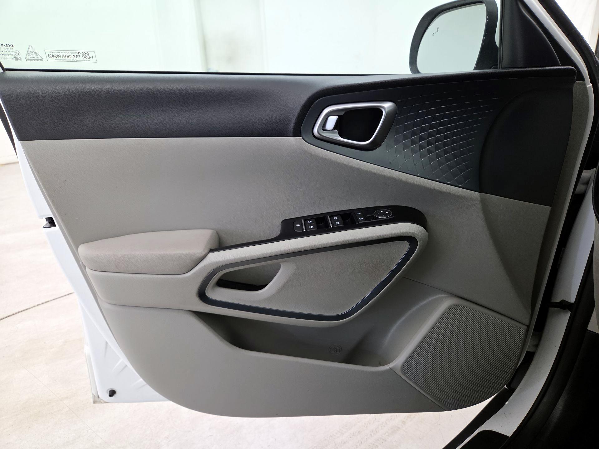 Thumbnail: 2023 Kia Soul - 12