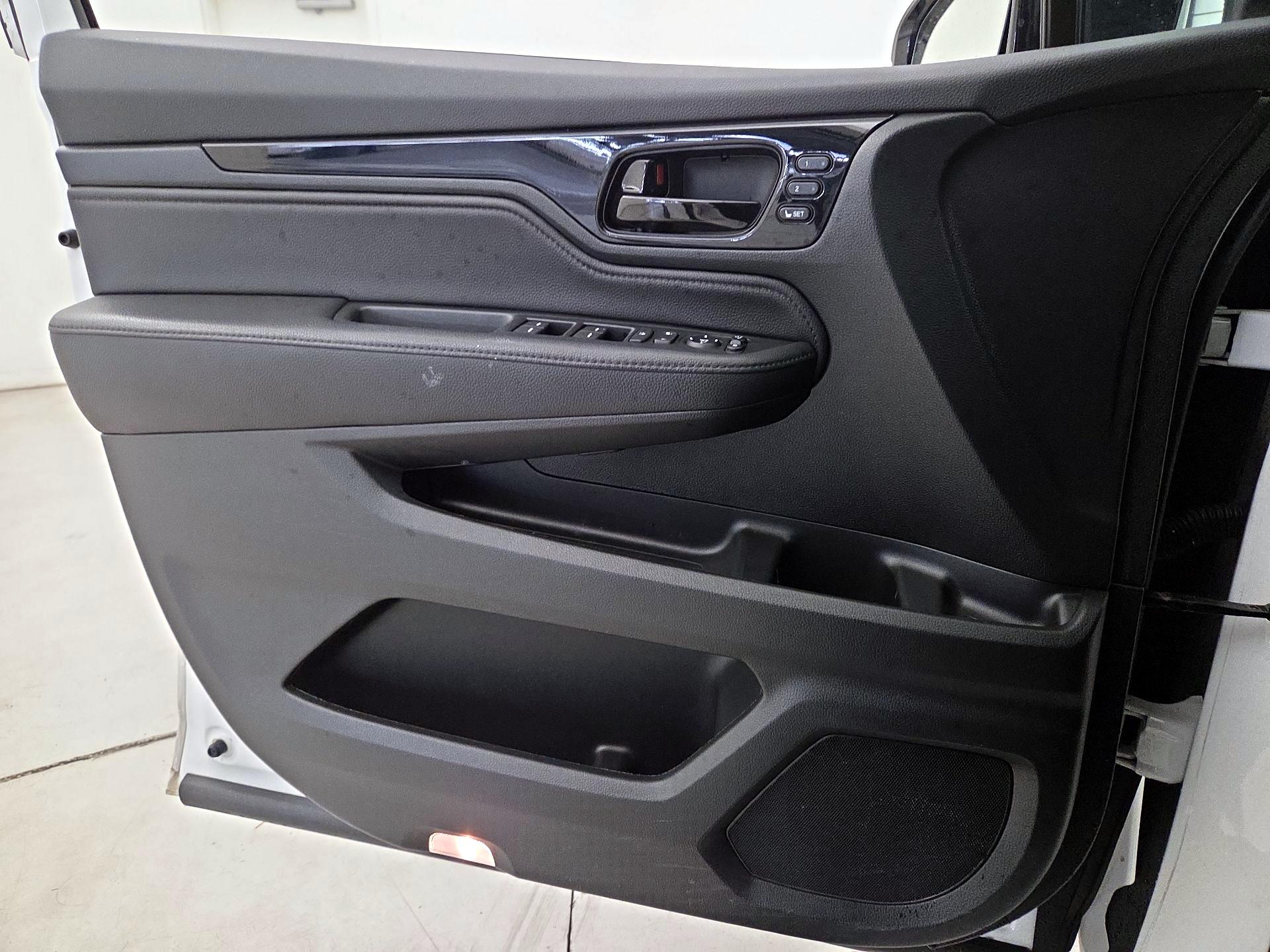 Thumbnail: 2023 Honda Odyssey - 12