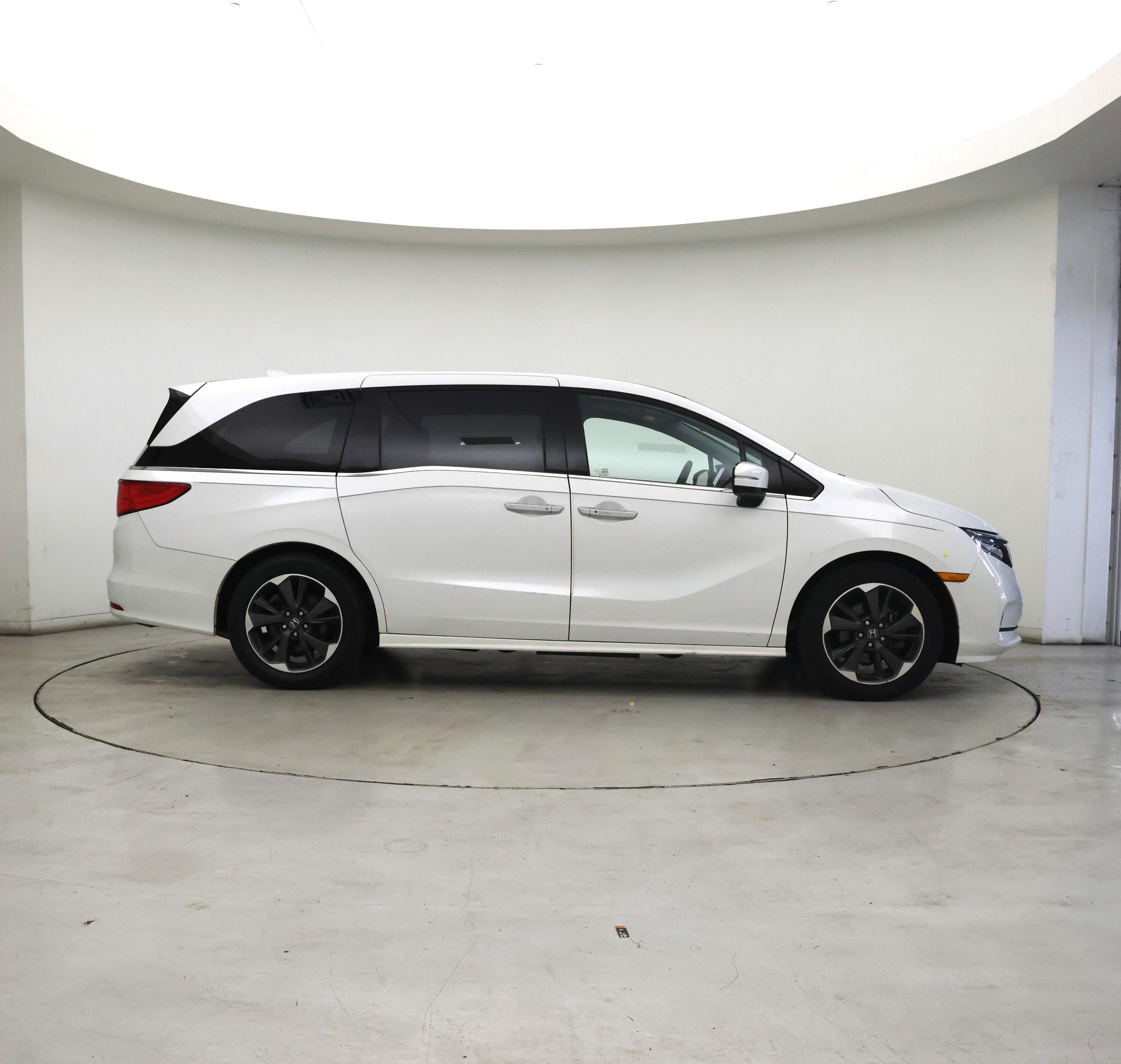 Thumbnail: 2023 Honda Odyssey - 7