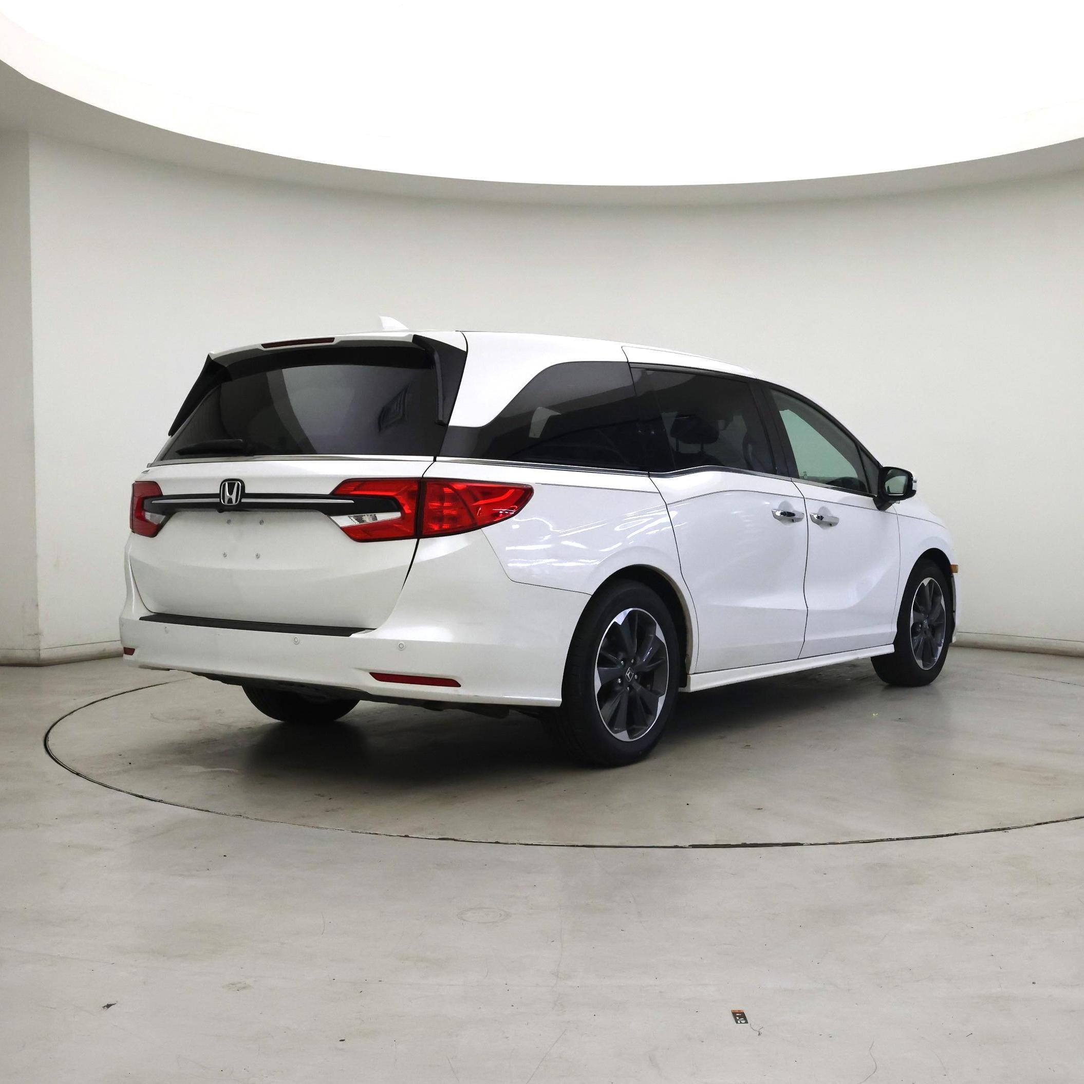 Thumbnail: 2023 Honda Odyssey - 8