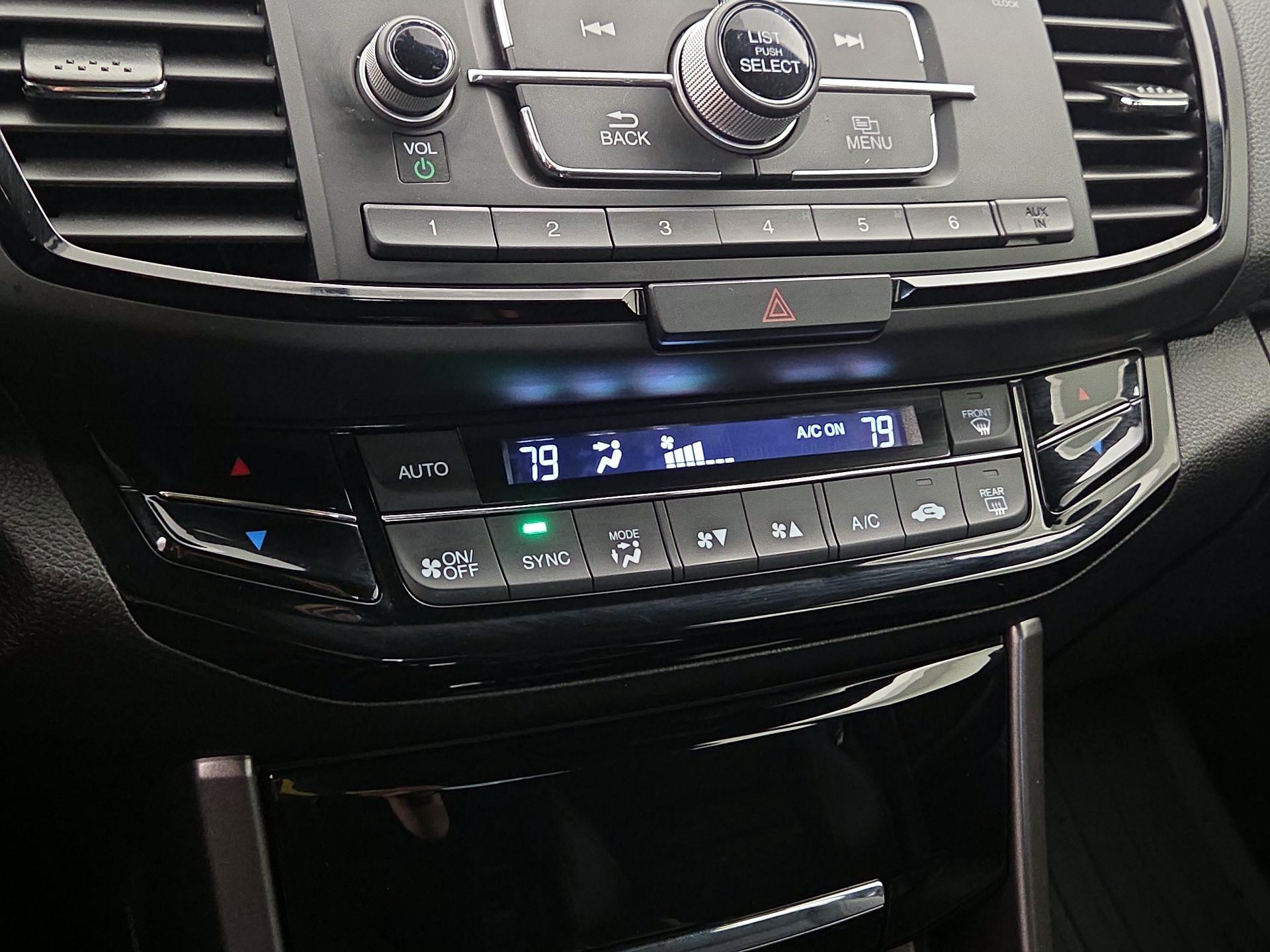 Thumbnail: 2016 Honda Accord - 16