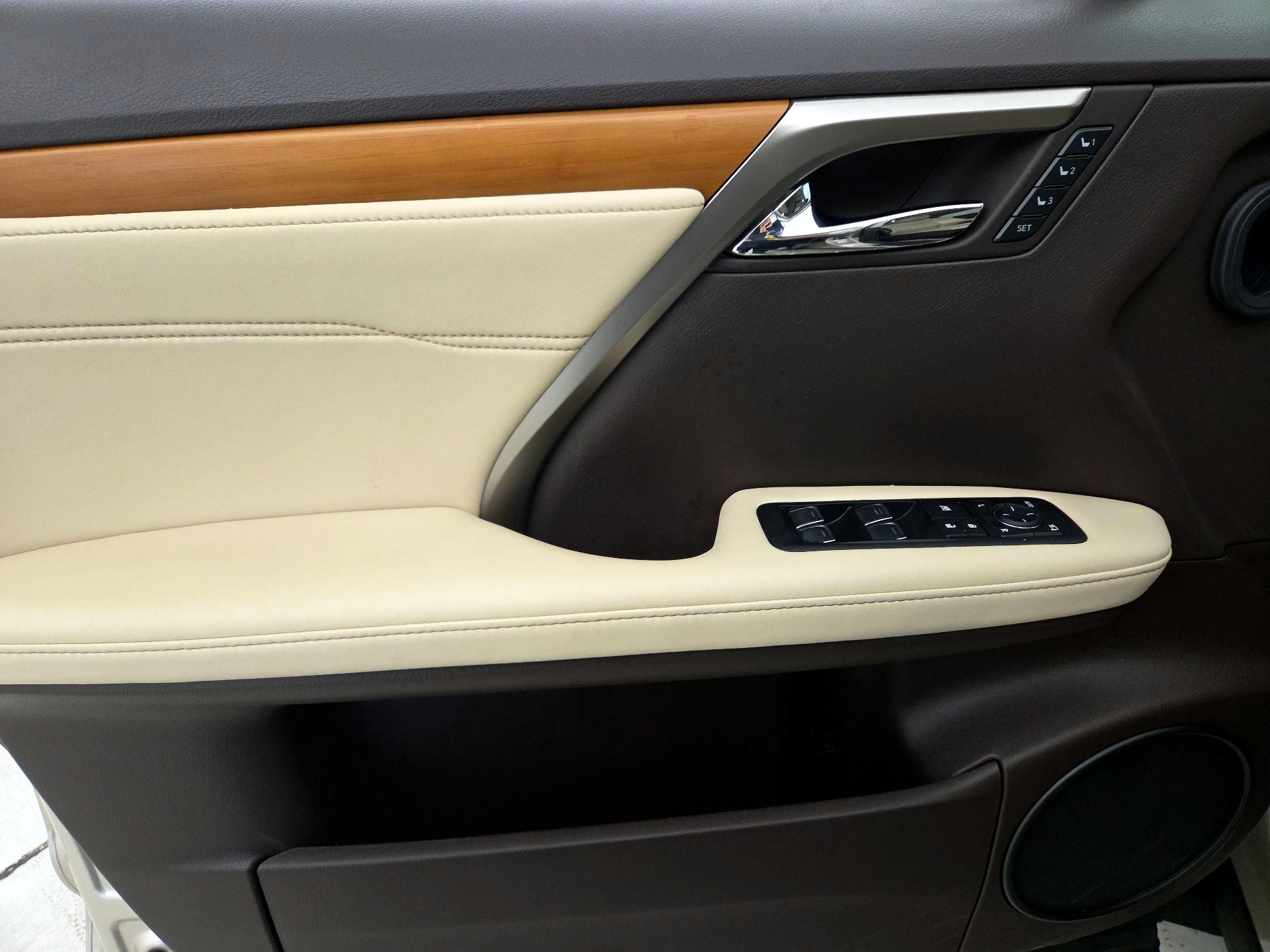 Thumbnail: 2019 Lexus RX - 12