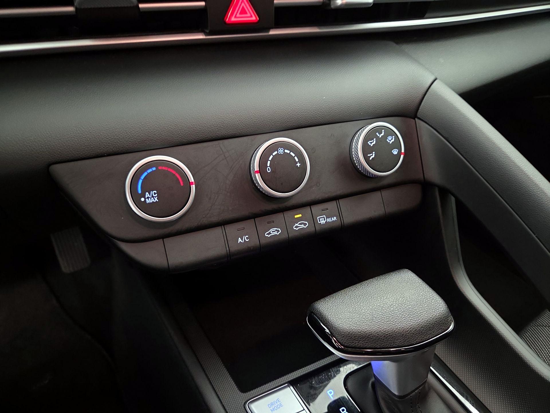 Thumbnail: 2024 Hyundai Elantra - 16