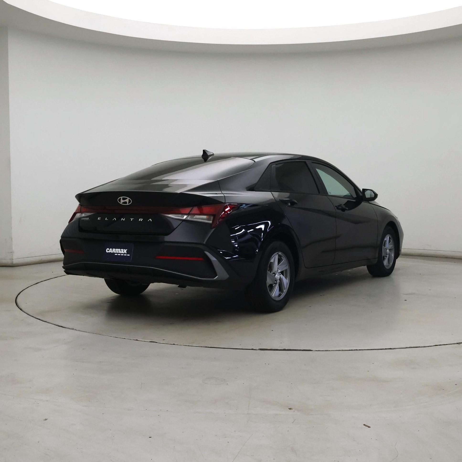 Thumbnail: 2024 Hyundai Elantra - 8