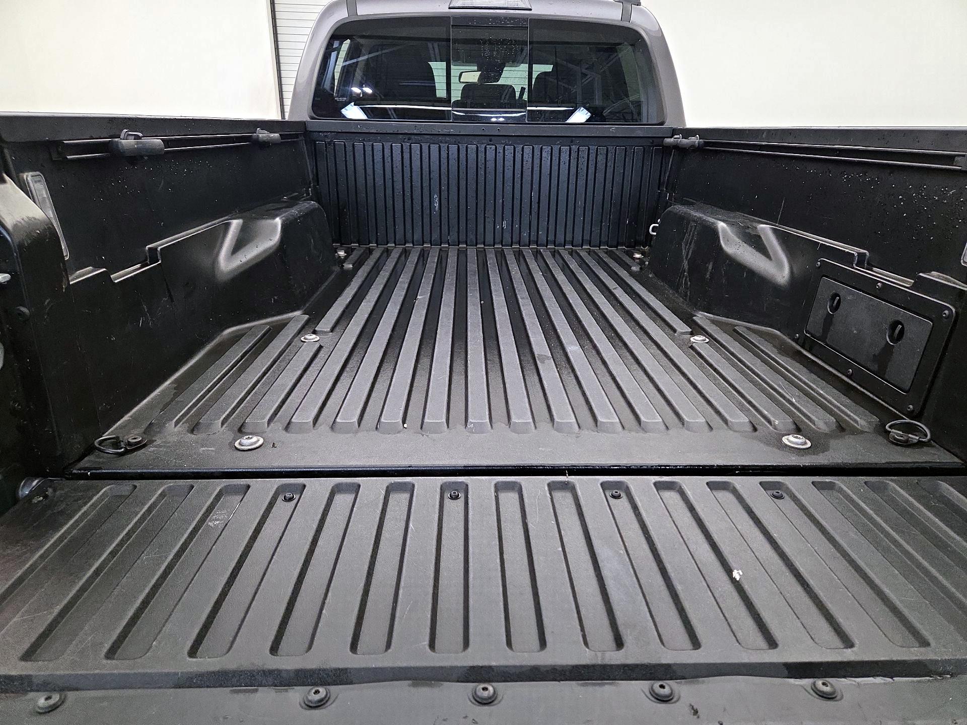 Thumbnail: 2022 Toyota Tacoma - 19