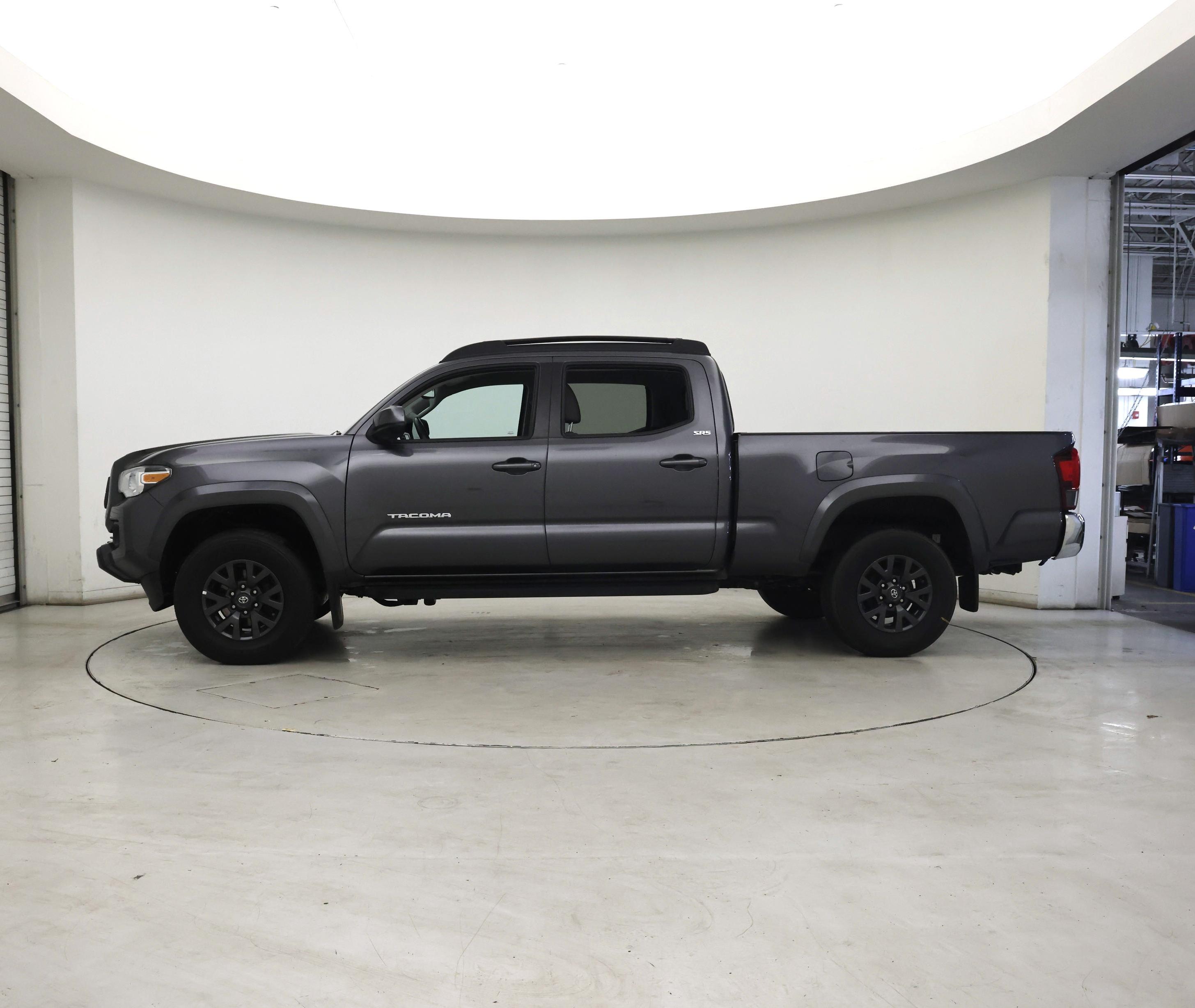 Thumbnail: 2022 Toyota Tacoma - 3