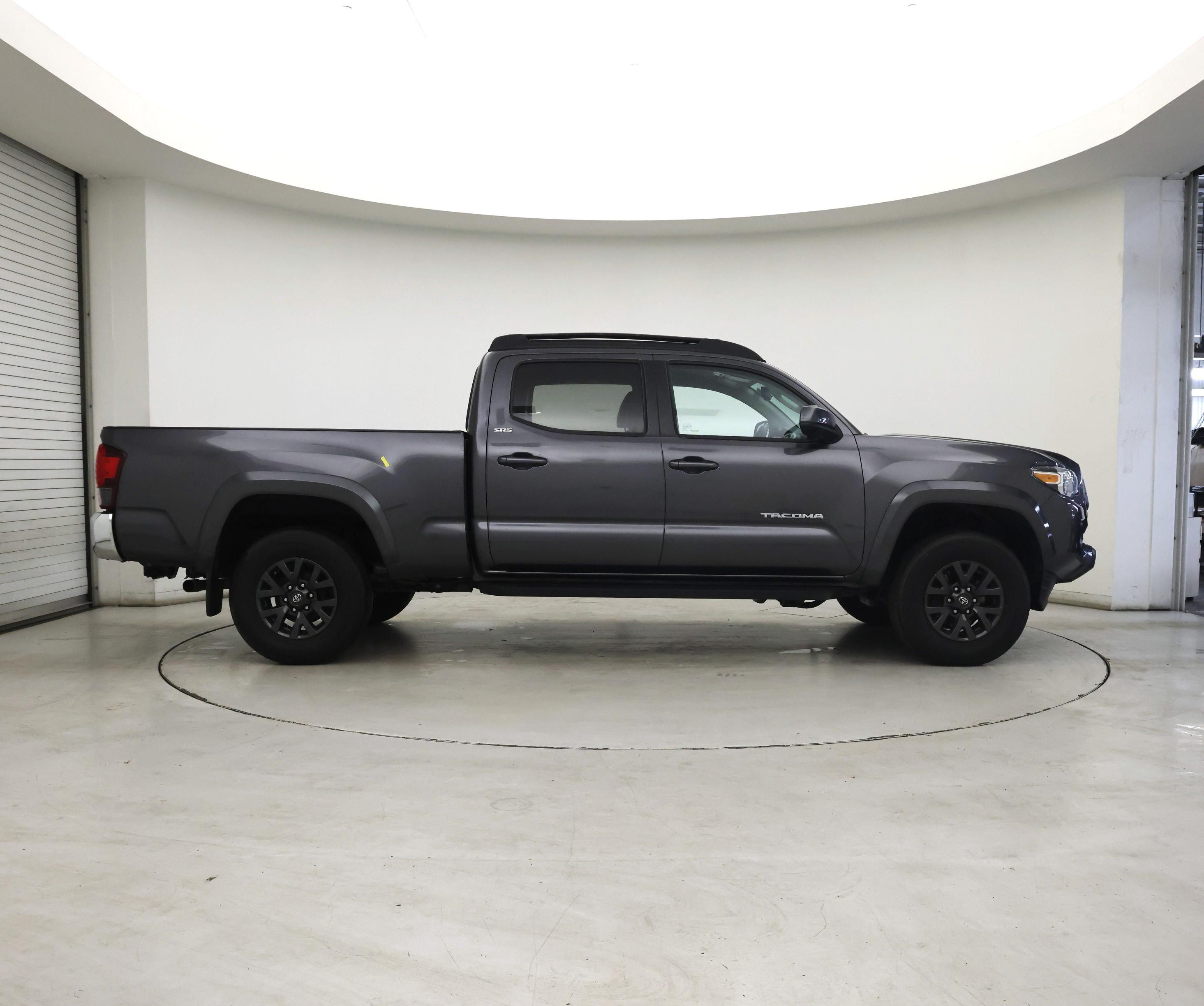 Thumbnail: 2022 Toyota Tacoma - 7