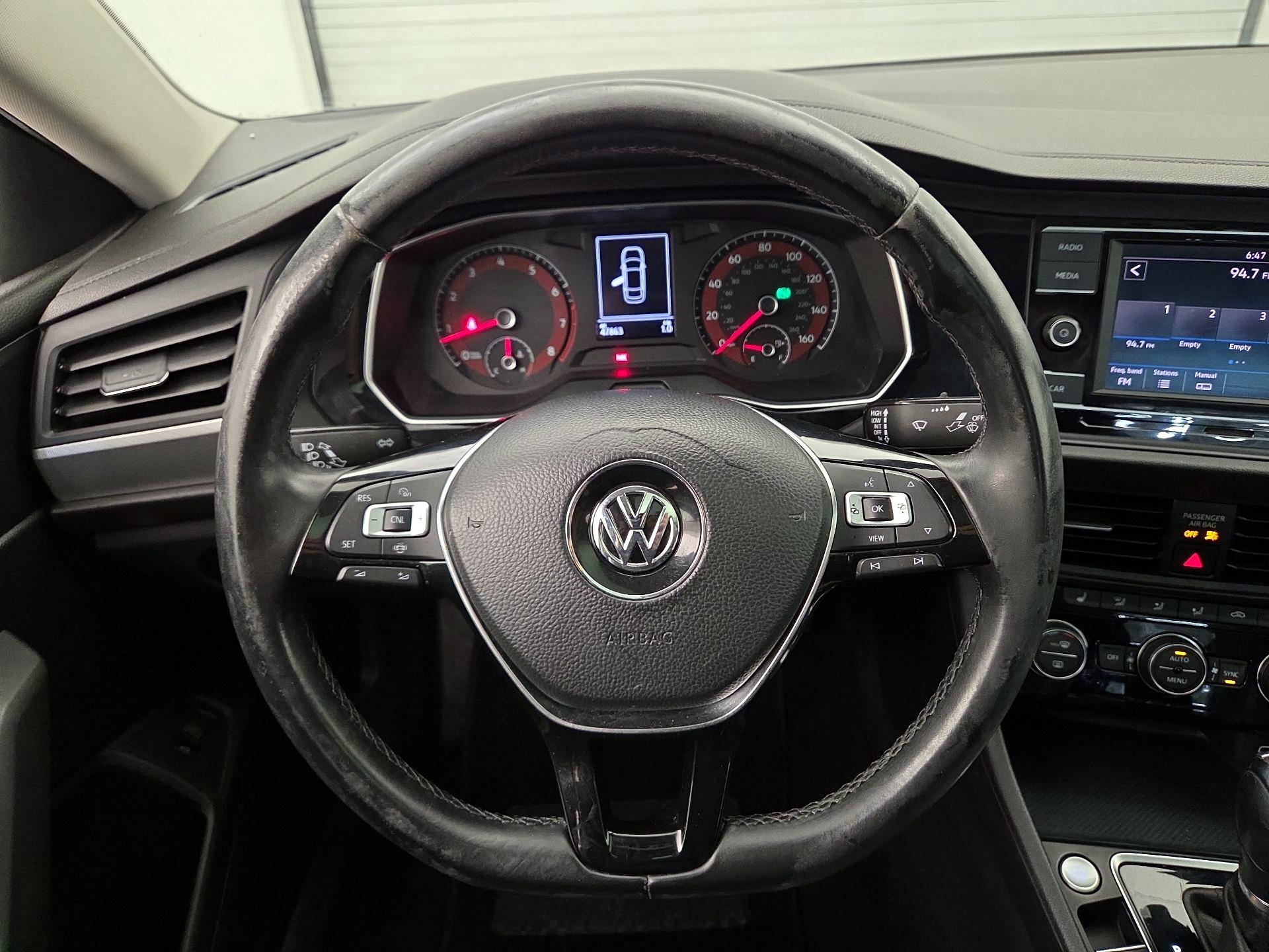 Thumbnail: 2019 Volkswagen Jetta - 10