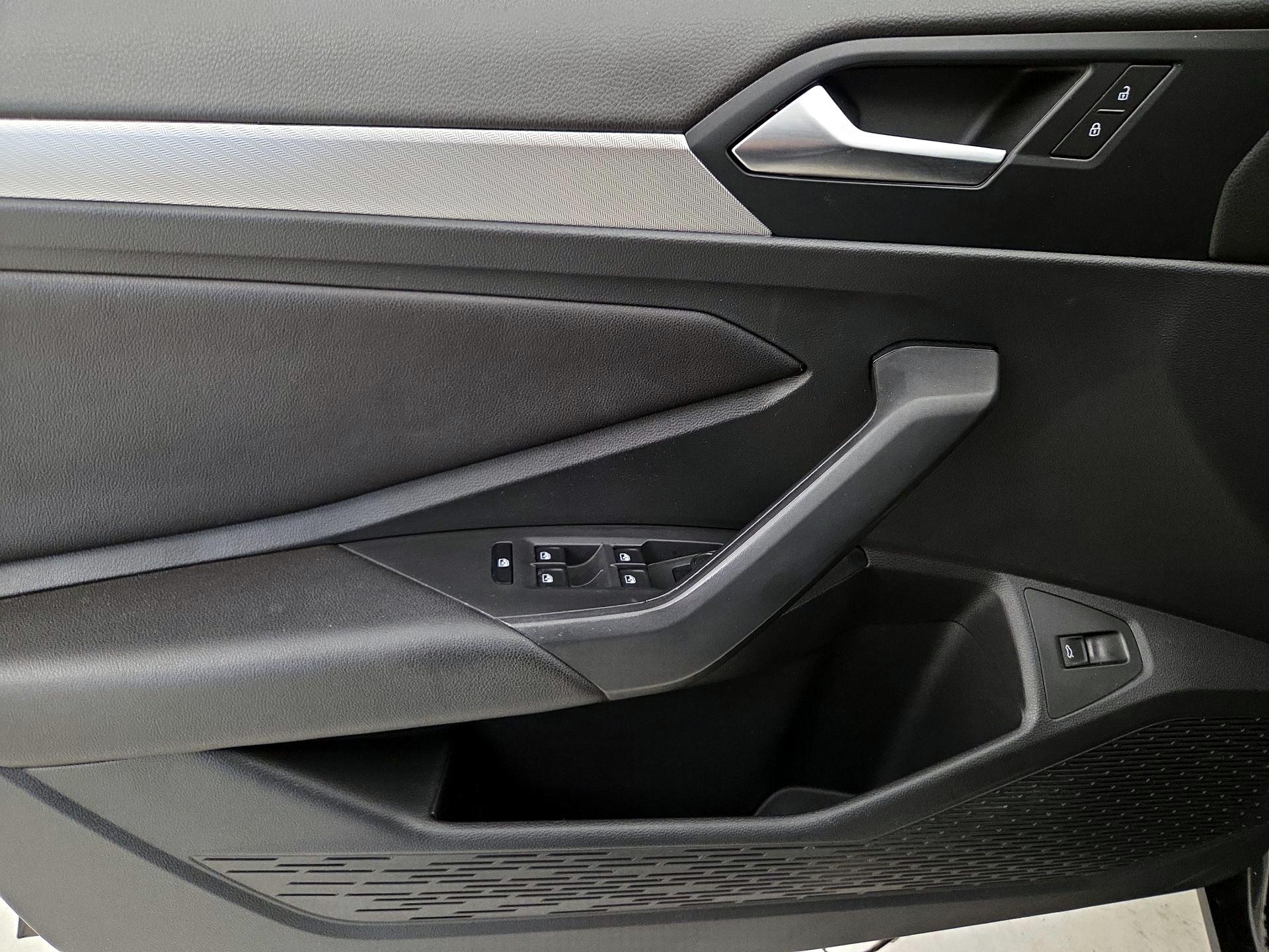 Thumbnail: 2019 Volkswagen Jetta - 12