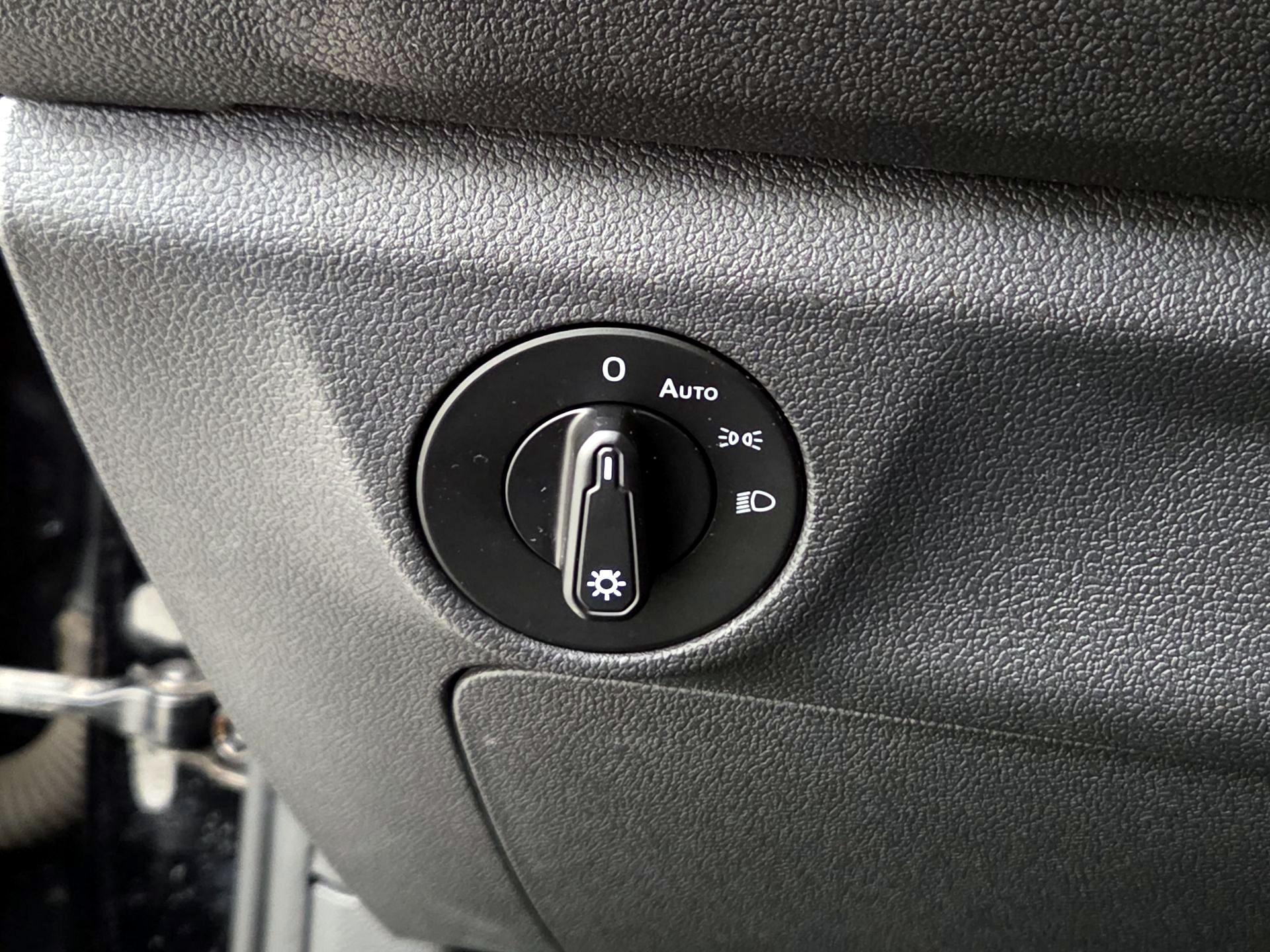 Thumbnail: 2019 Volkswagen Jetta - 13