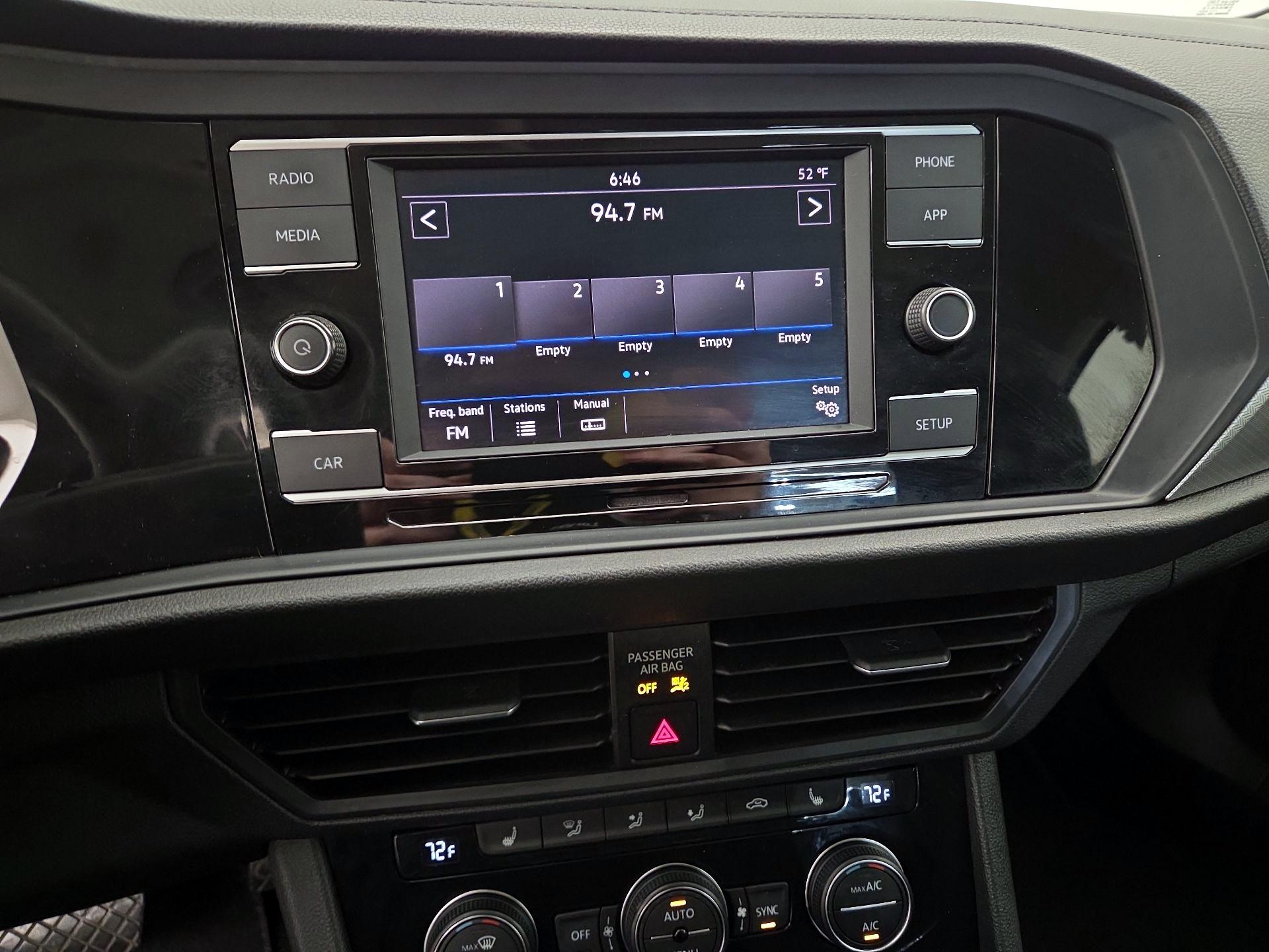 Thumbnail: 2019 Volkswagen Jetta - 15