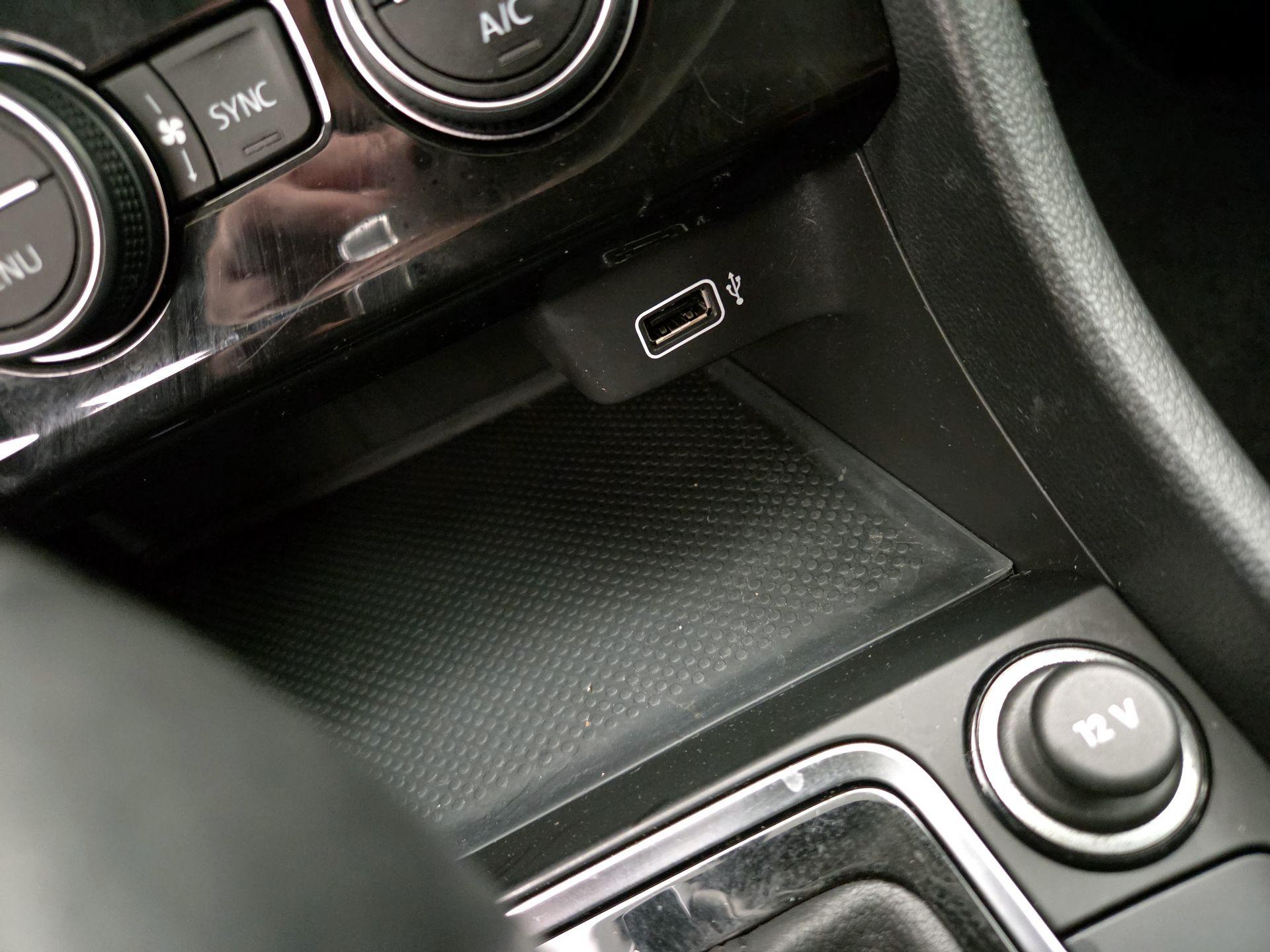 Thumbnail: 2019 Volkswagen Jetta - 18