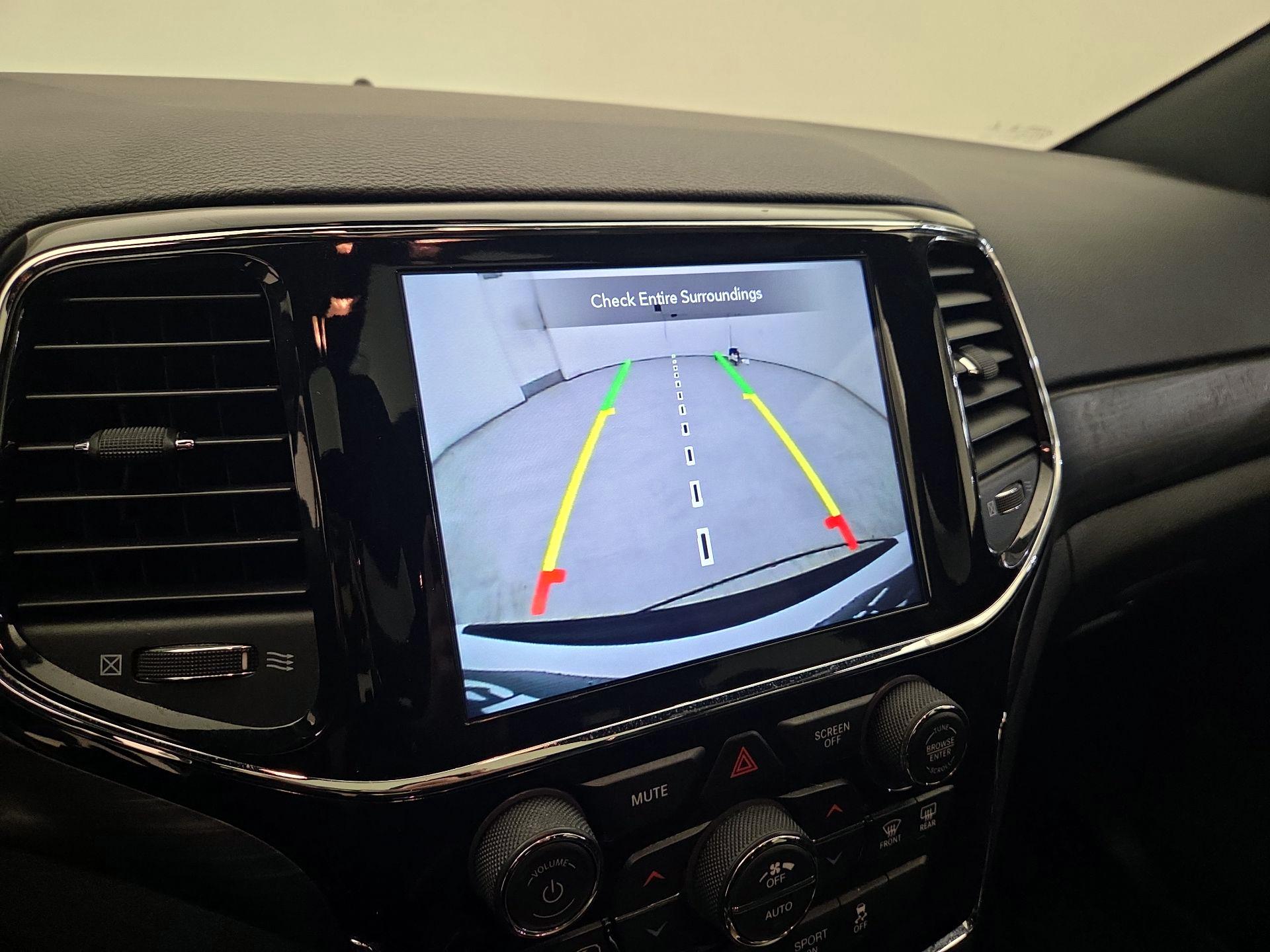 Thumbnail: 2021 Jeep Grand Cherokee - 14