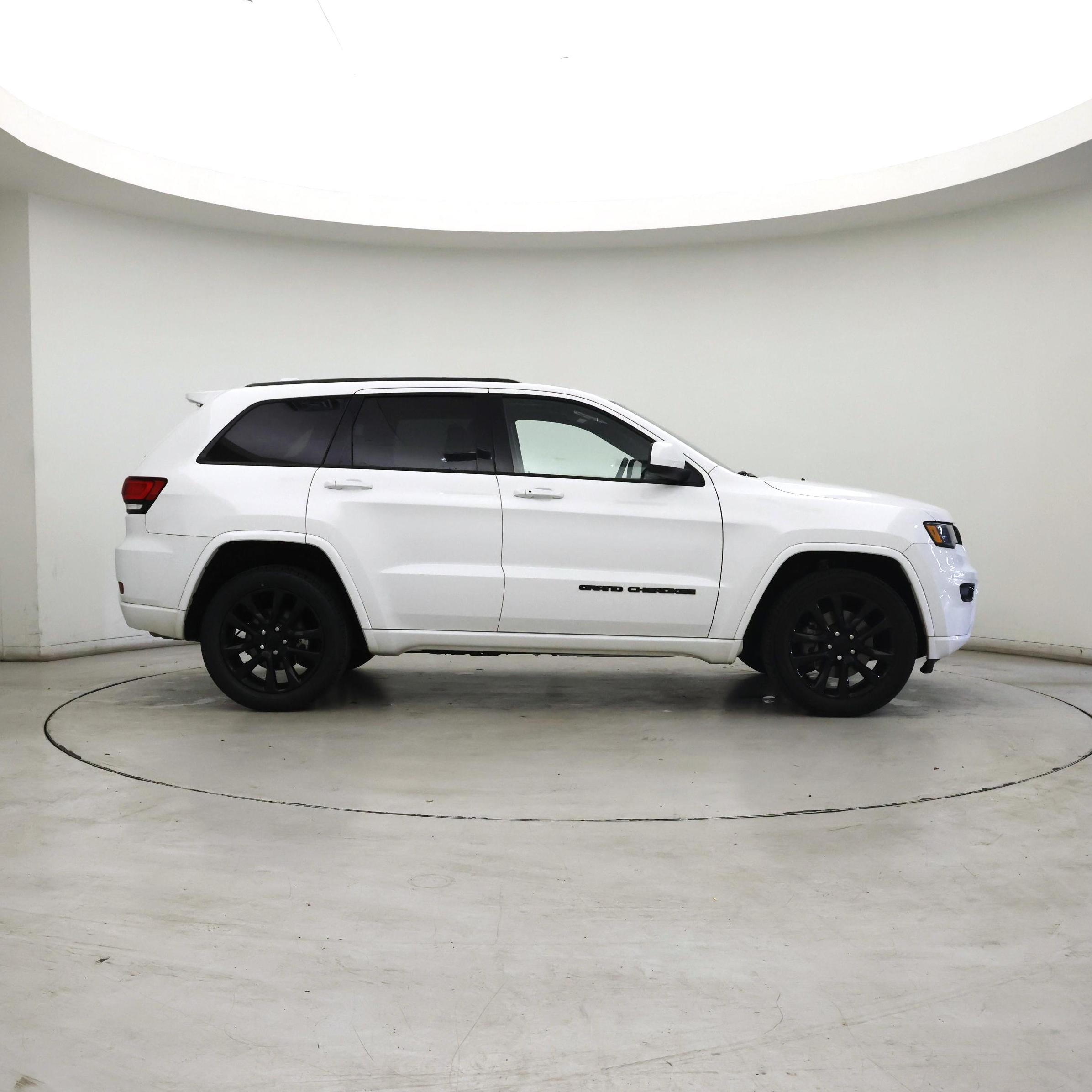 Thumbnail: 2021 Jeep Grand Cherokee - 7