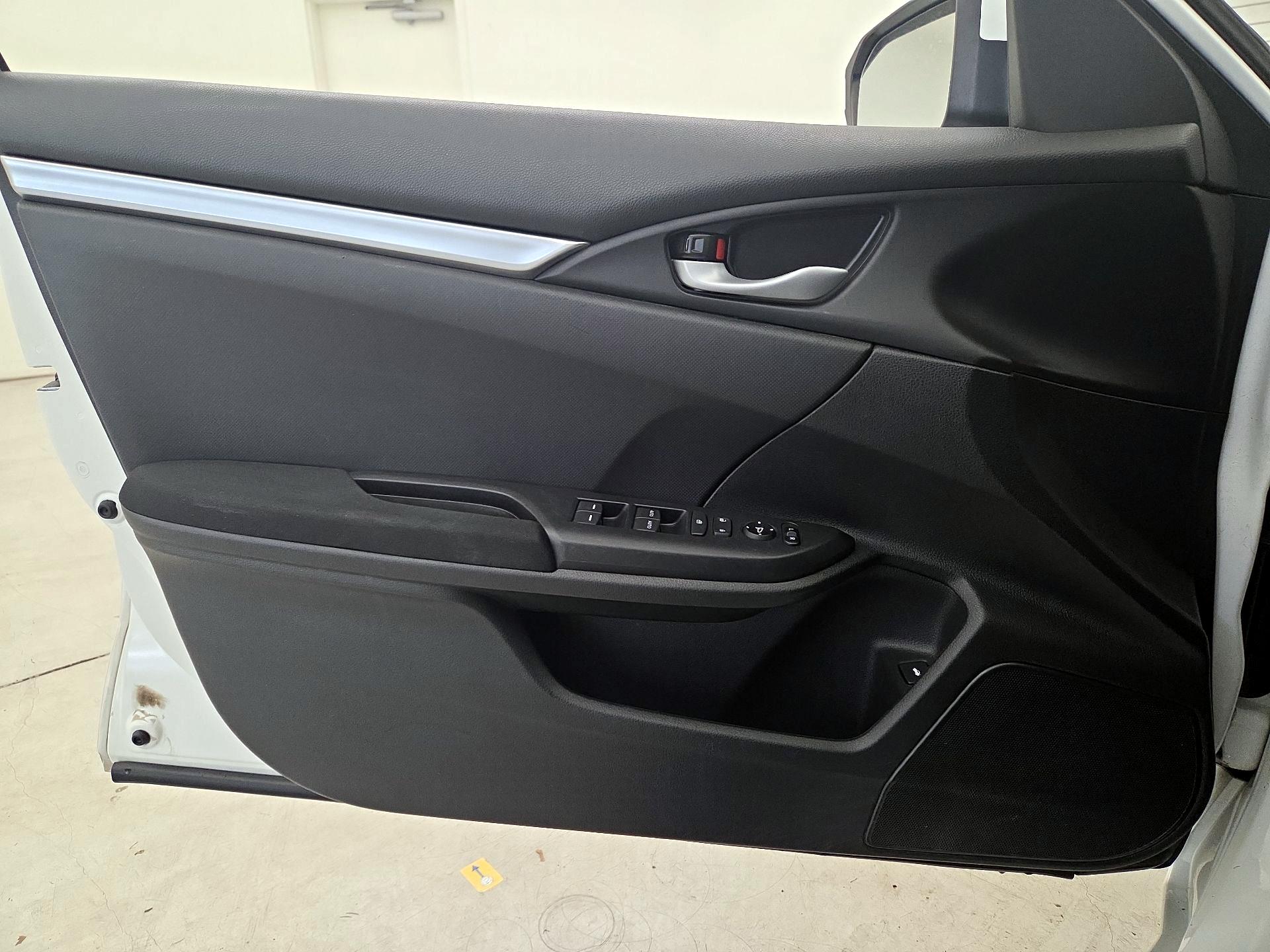 Thumbnail: 2019 Honda Civic - 12