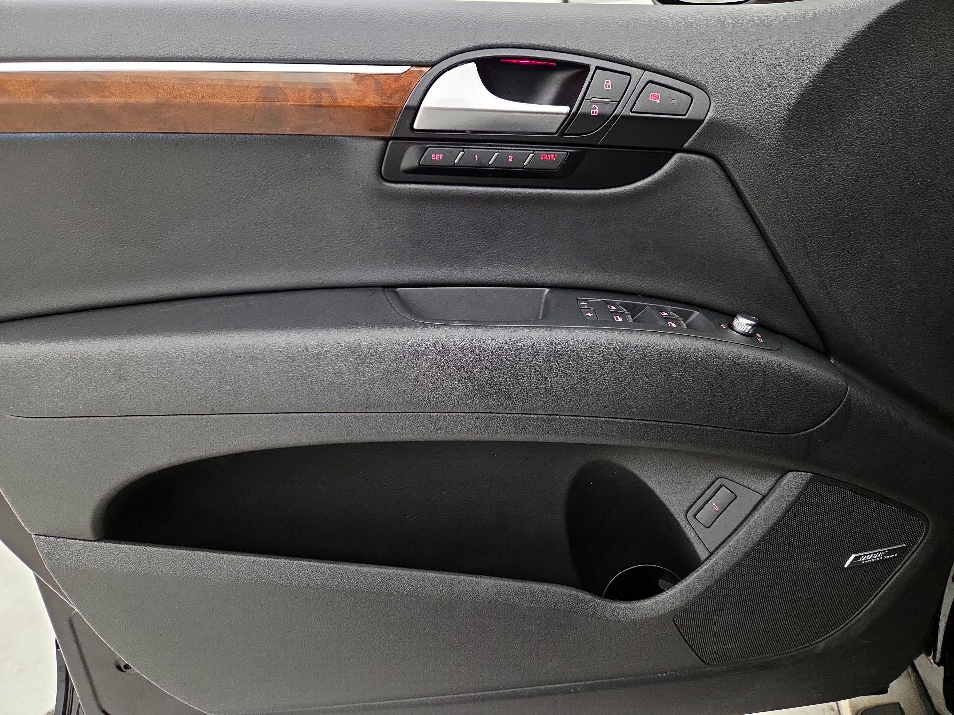 Thumbnail: 2015 Audi Q7 - 12