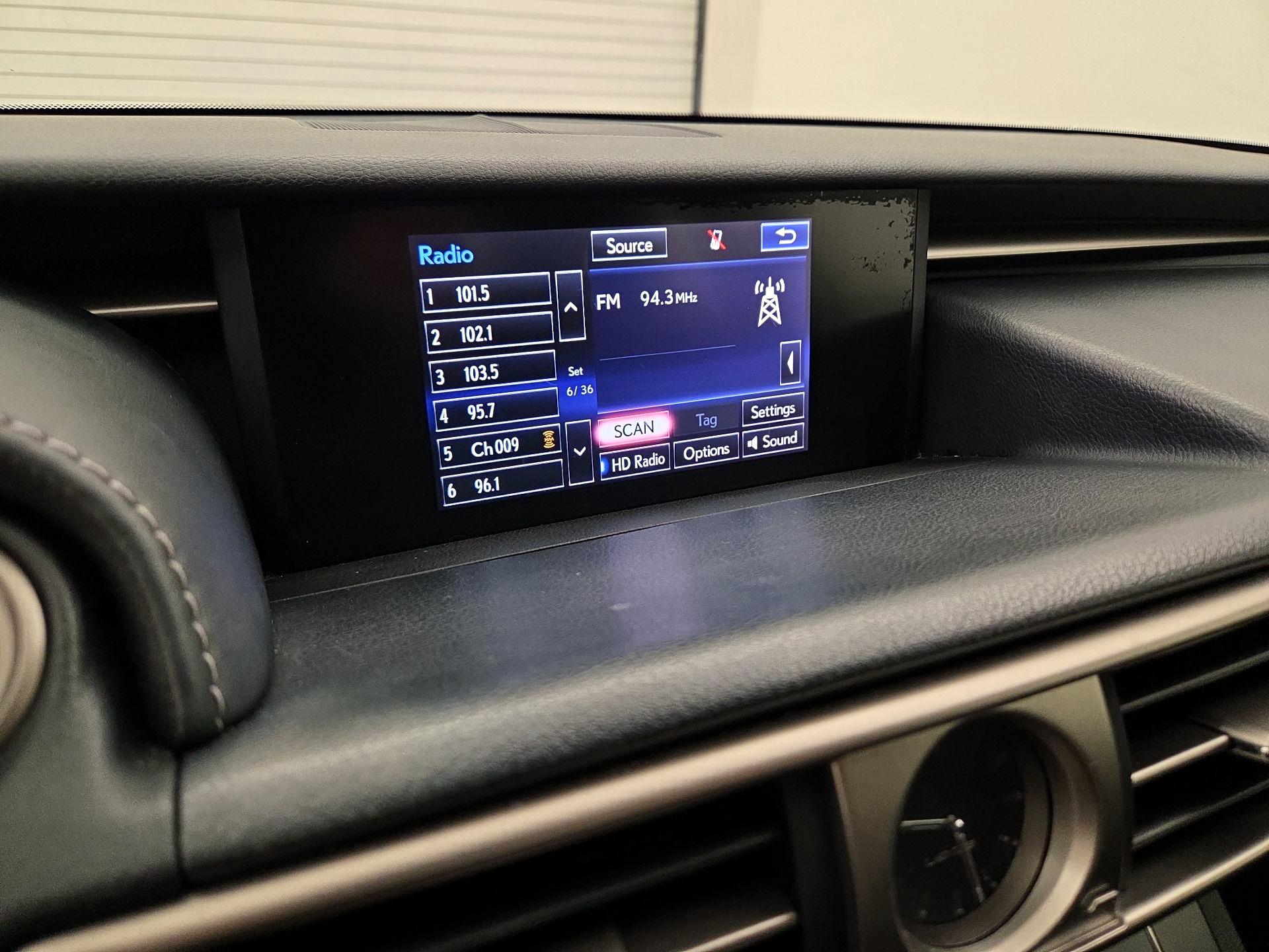 Thumbnail: 2014 Lexus IS - 15