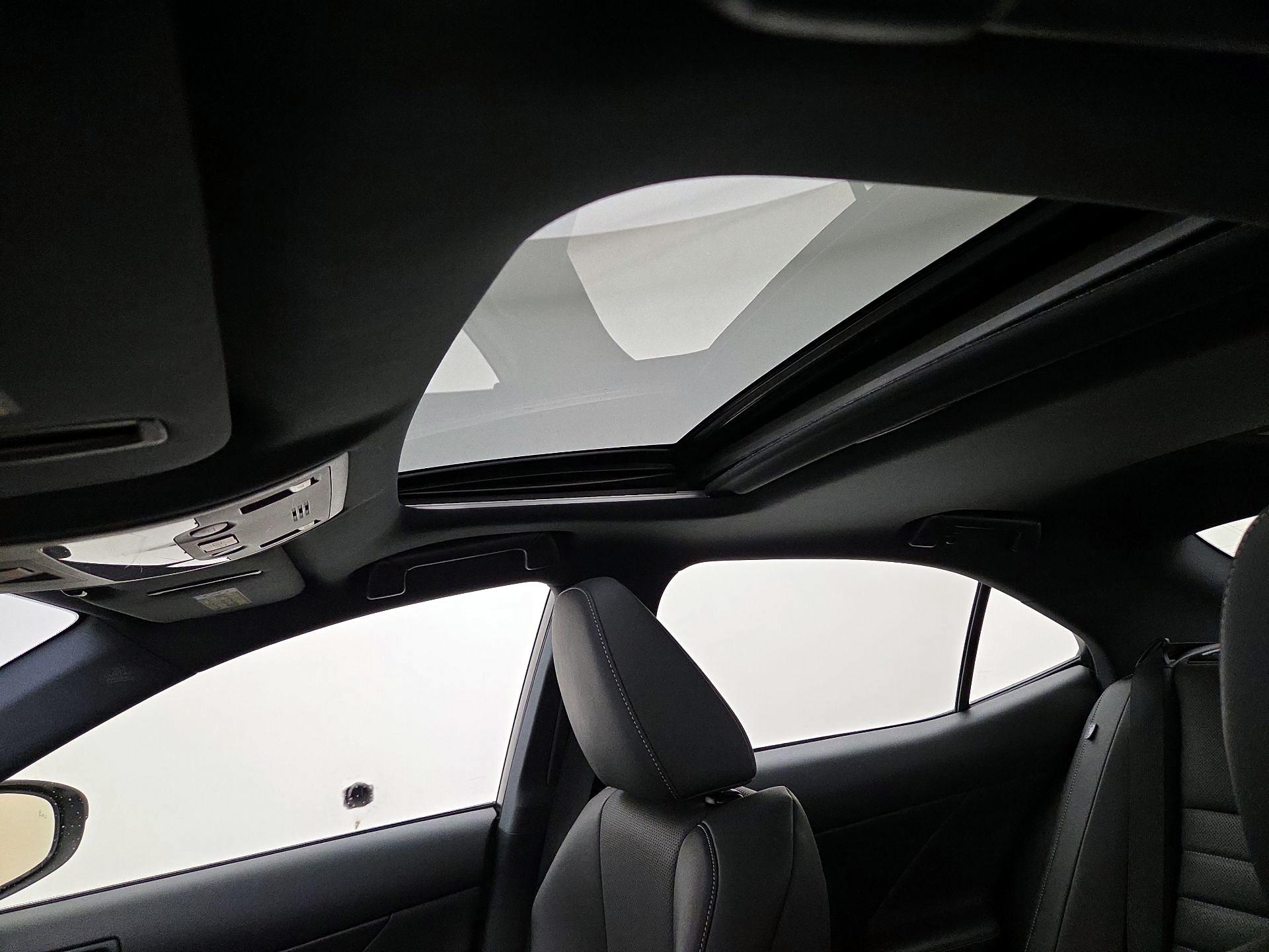 Thumbnail: 2014 Lexus IS - 18