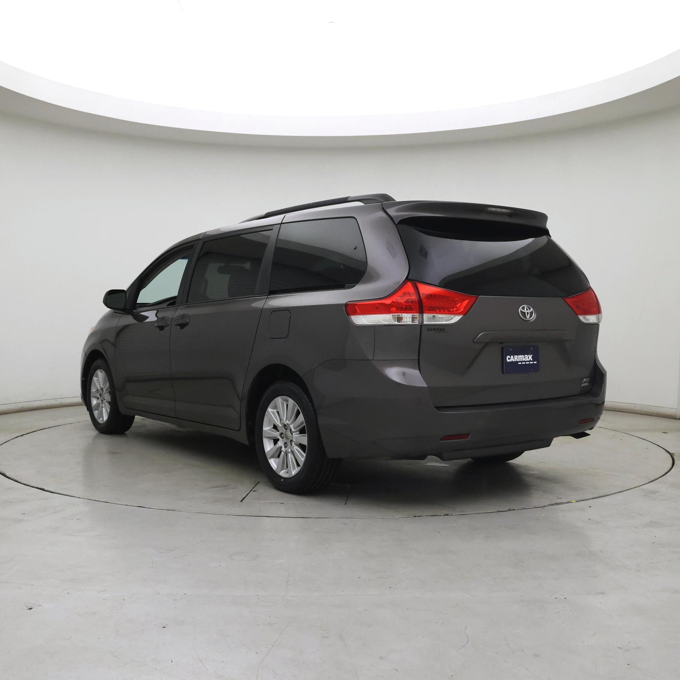 Thumbnail: 2014 Toyota Sienna - 2