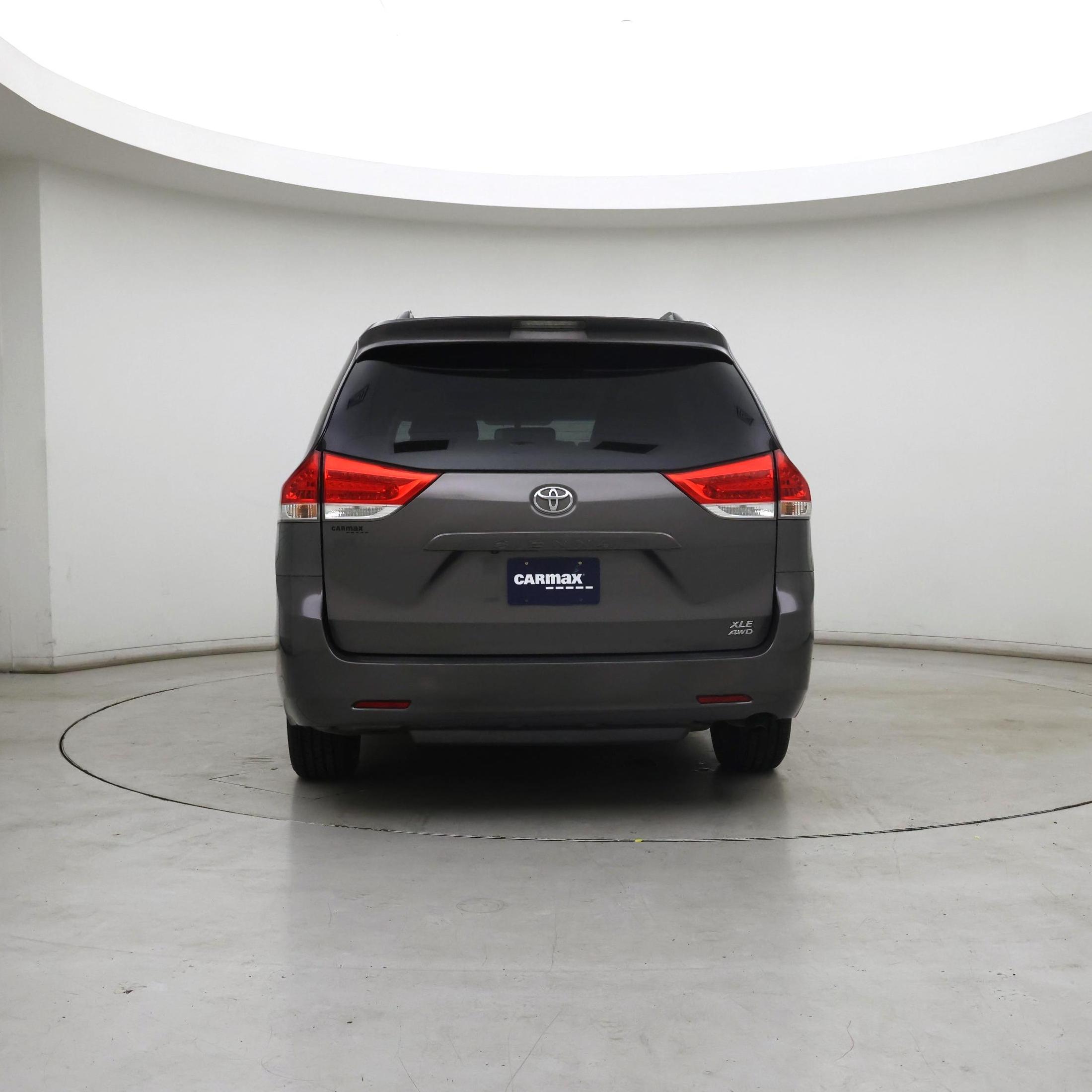 Thumbnail: 2014 Toyota Sienna - 6