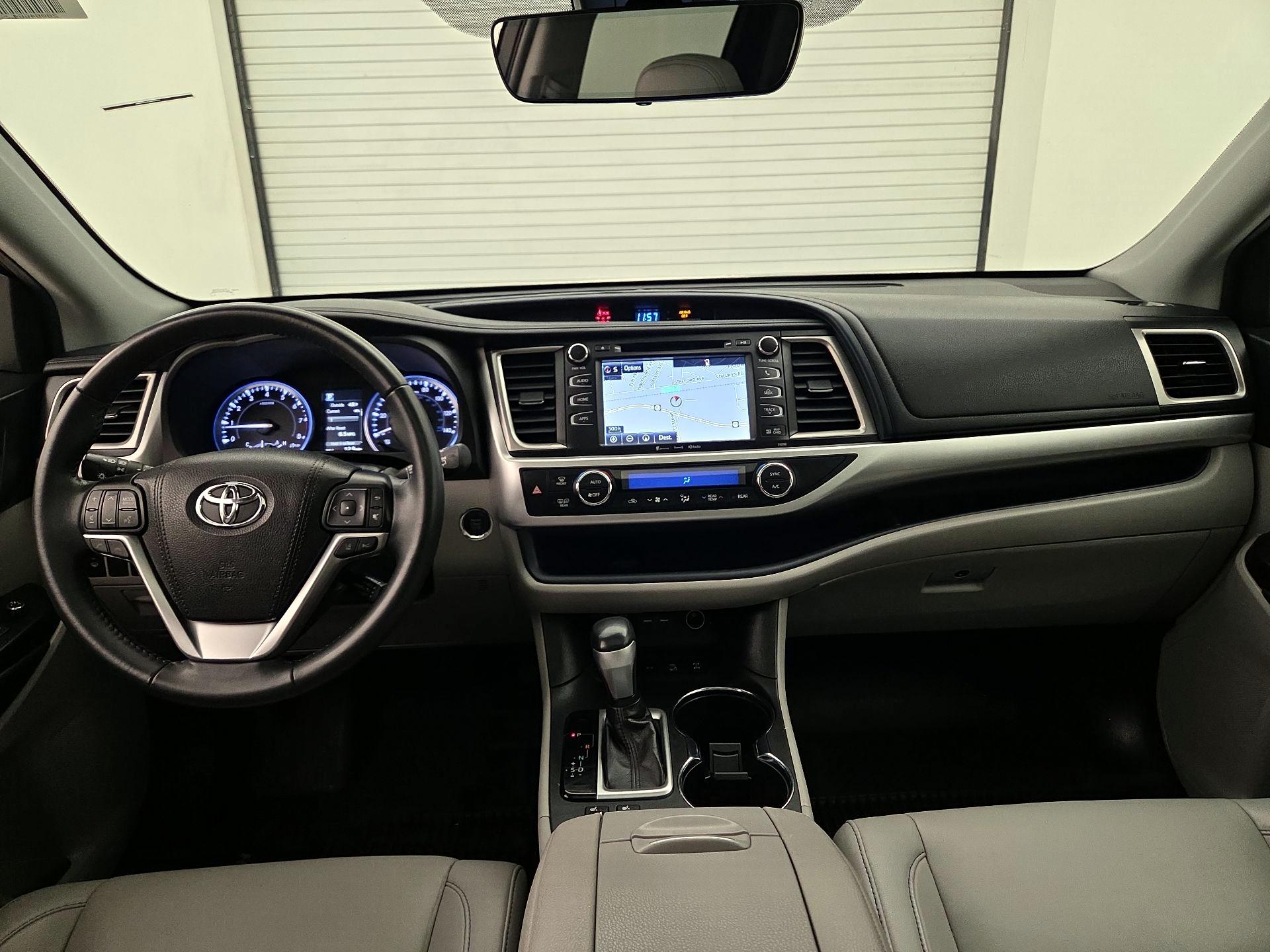 Thumbnail: 2019 Toyota Highlander - 9