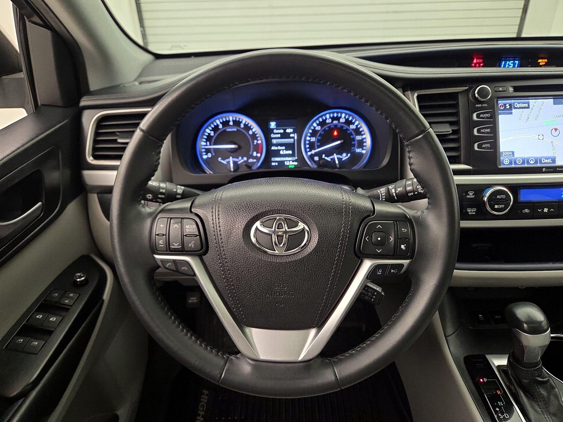 Thumbnail: 2019 Toyota Highlander - 10