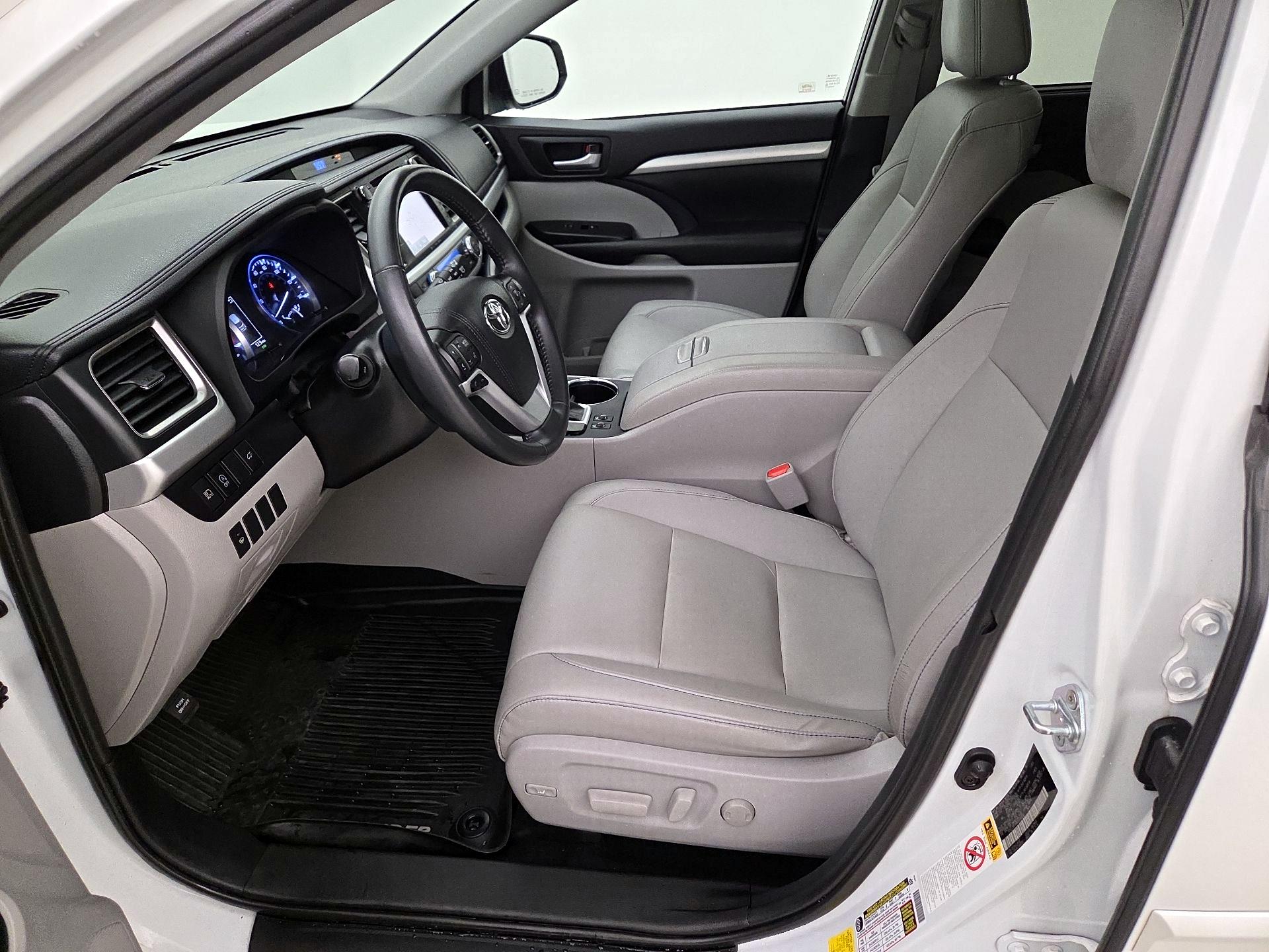 Thumbnail: 2019 Toyota Highlander - 11